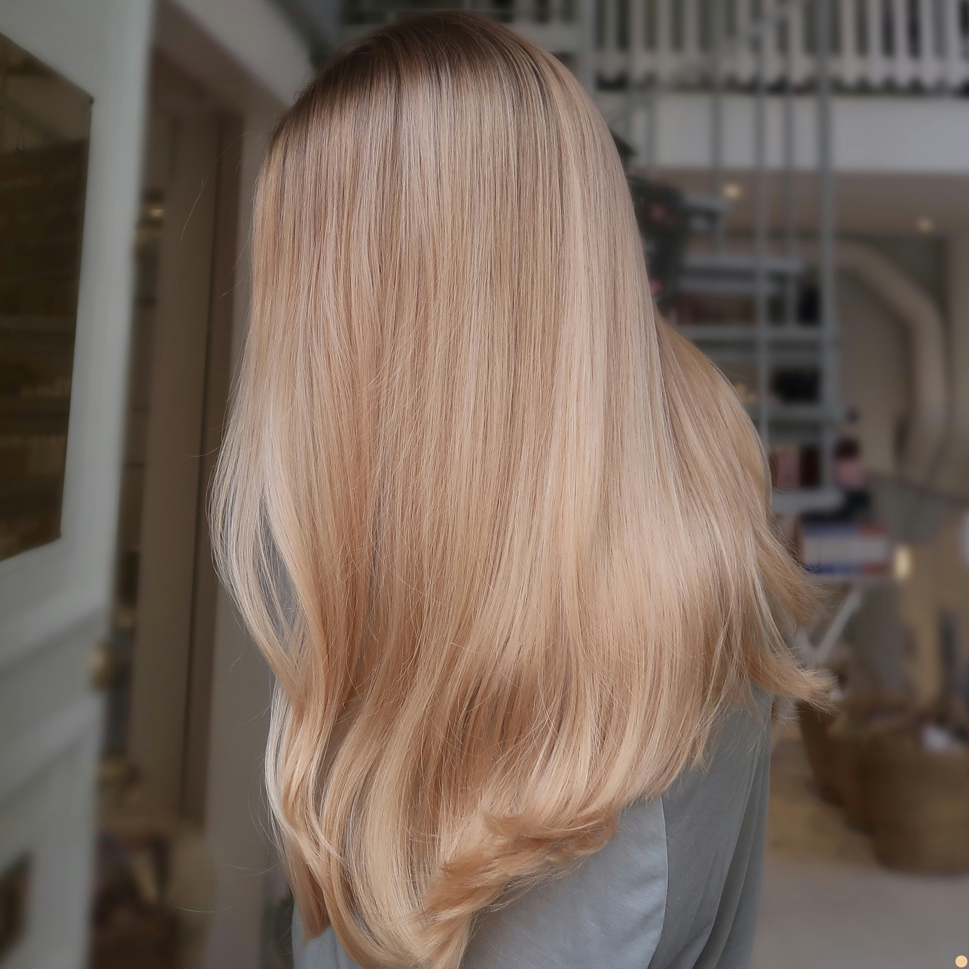 Strawberry blonde hårfärg