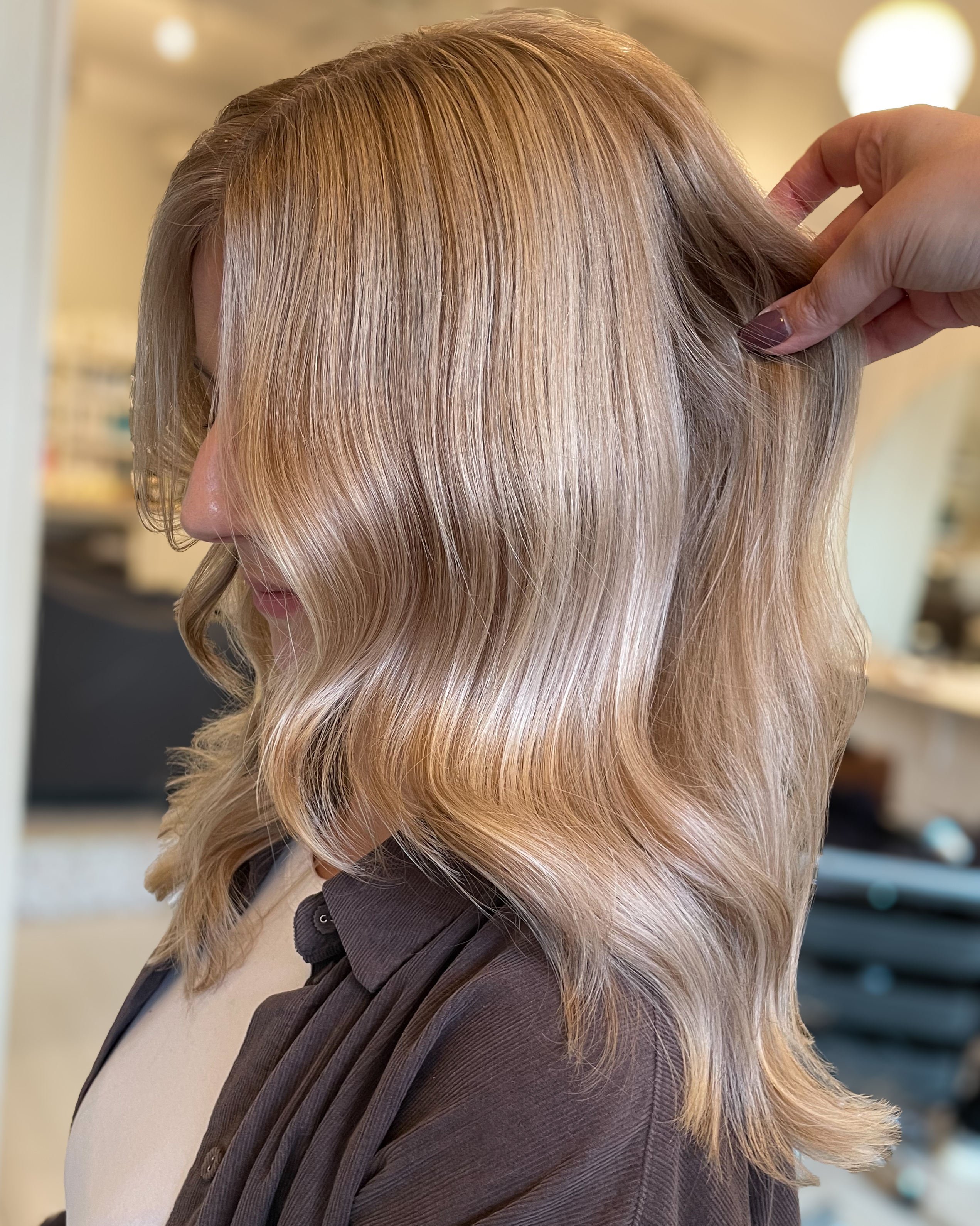 Teasylights & lowlights med en beige nyans