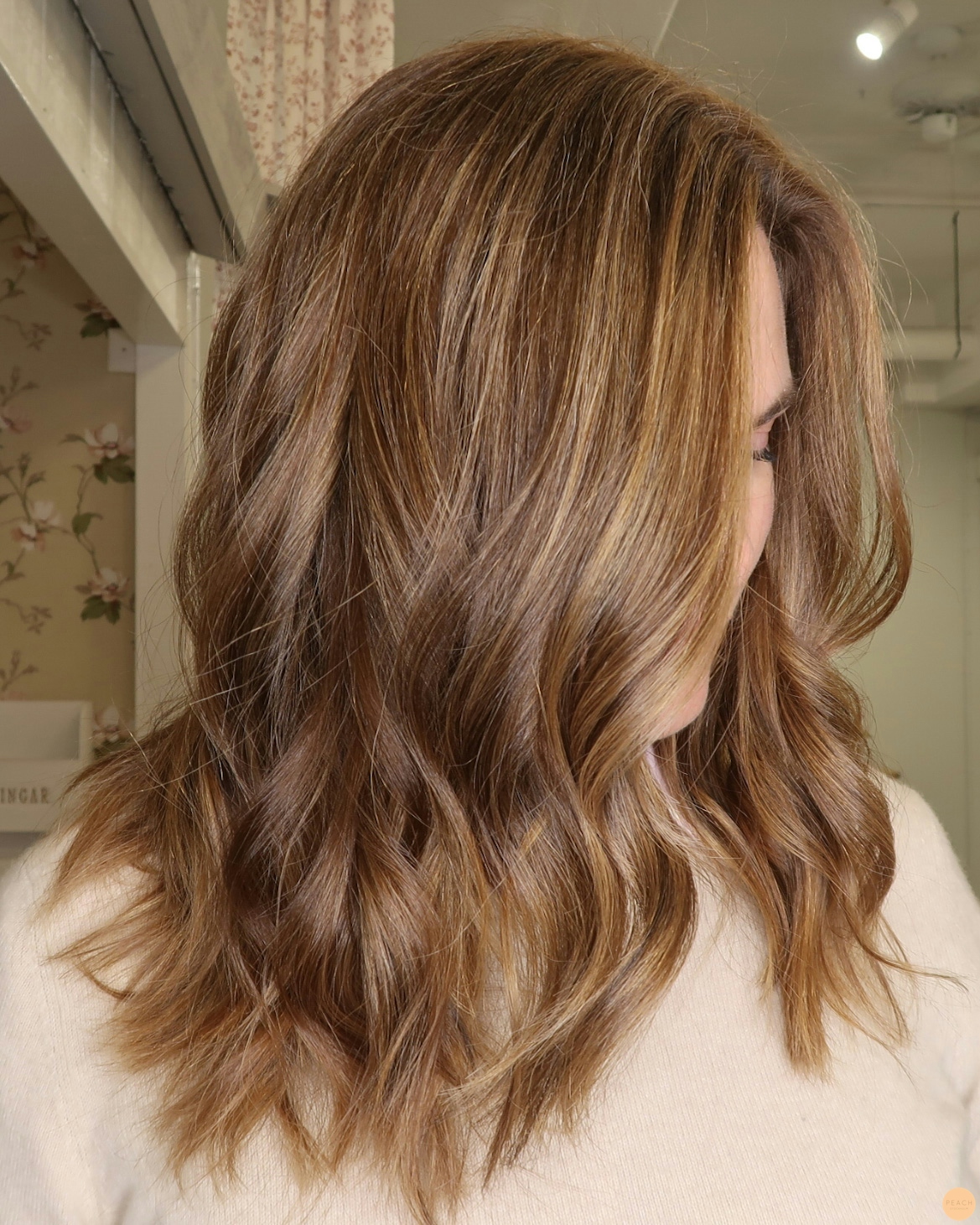 Bronde hårfärg med ljusa slingor