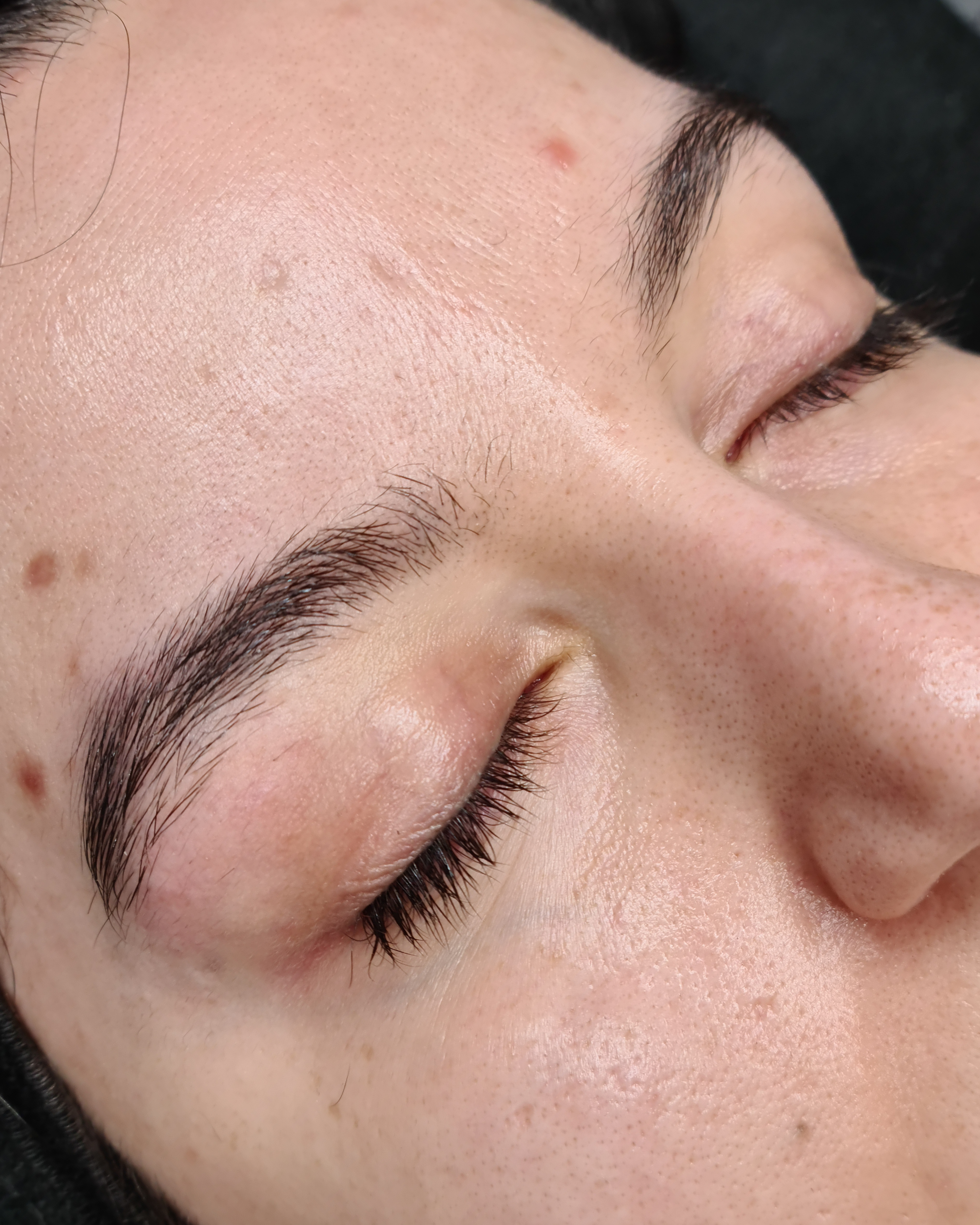 Före & efter browlift + plockning