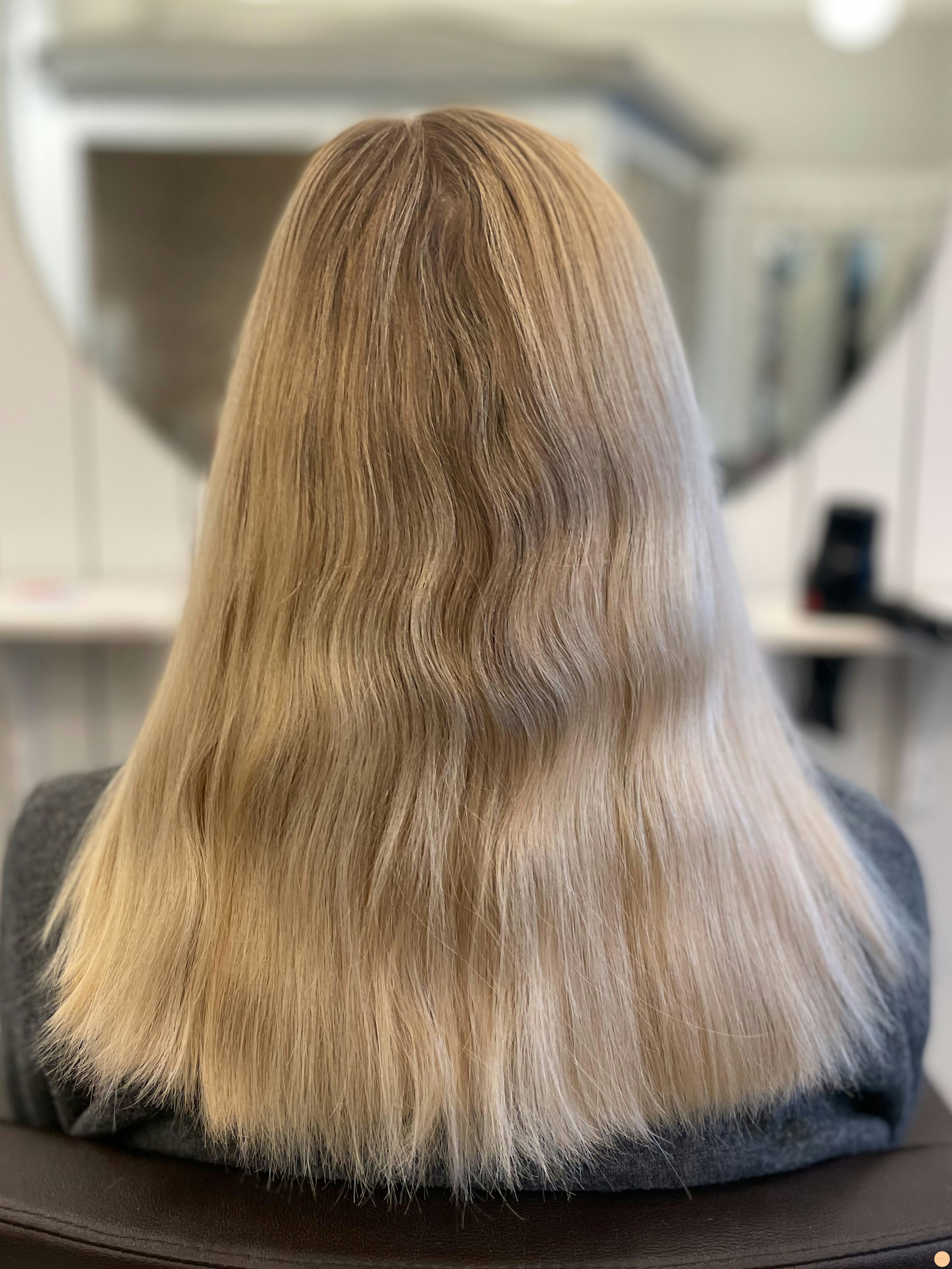 Från ljus hår till mörk hår