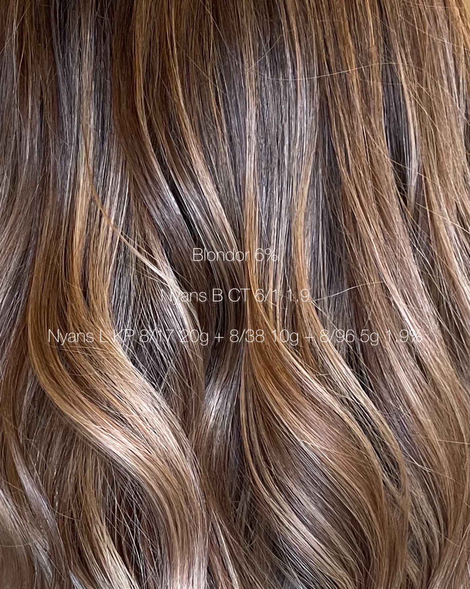 Slingor i brunt hår 🤎🌟