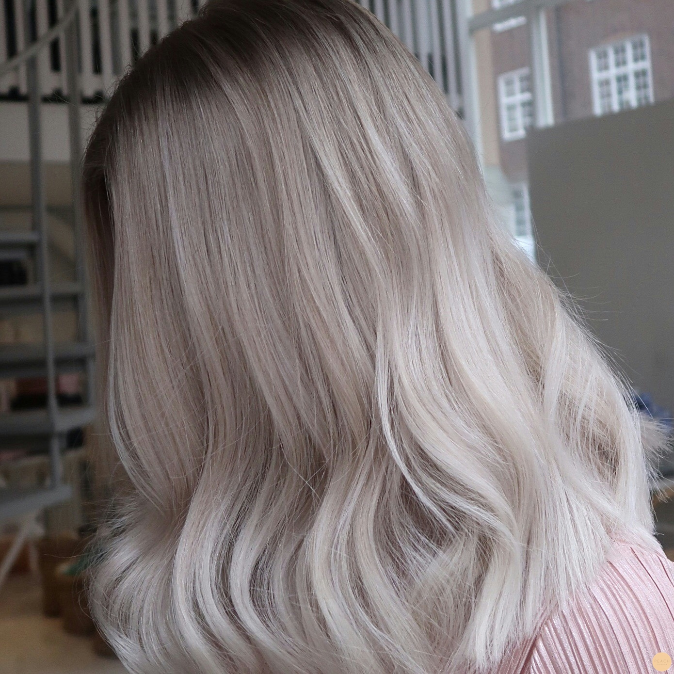 Kall blond hårfärg lob