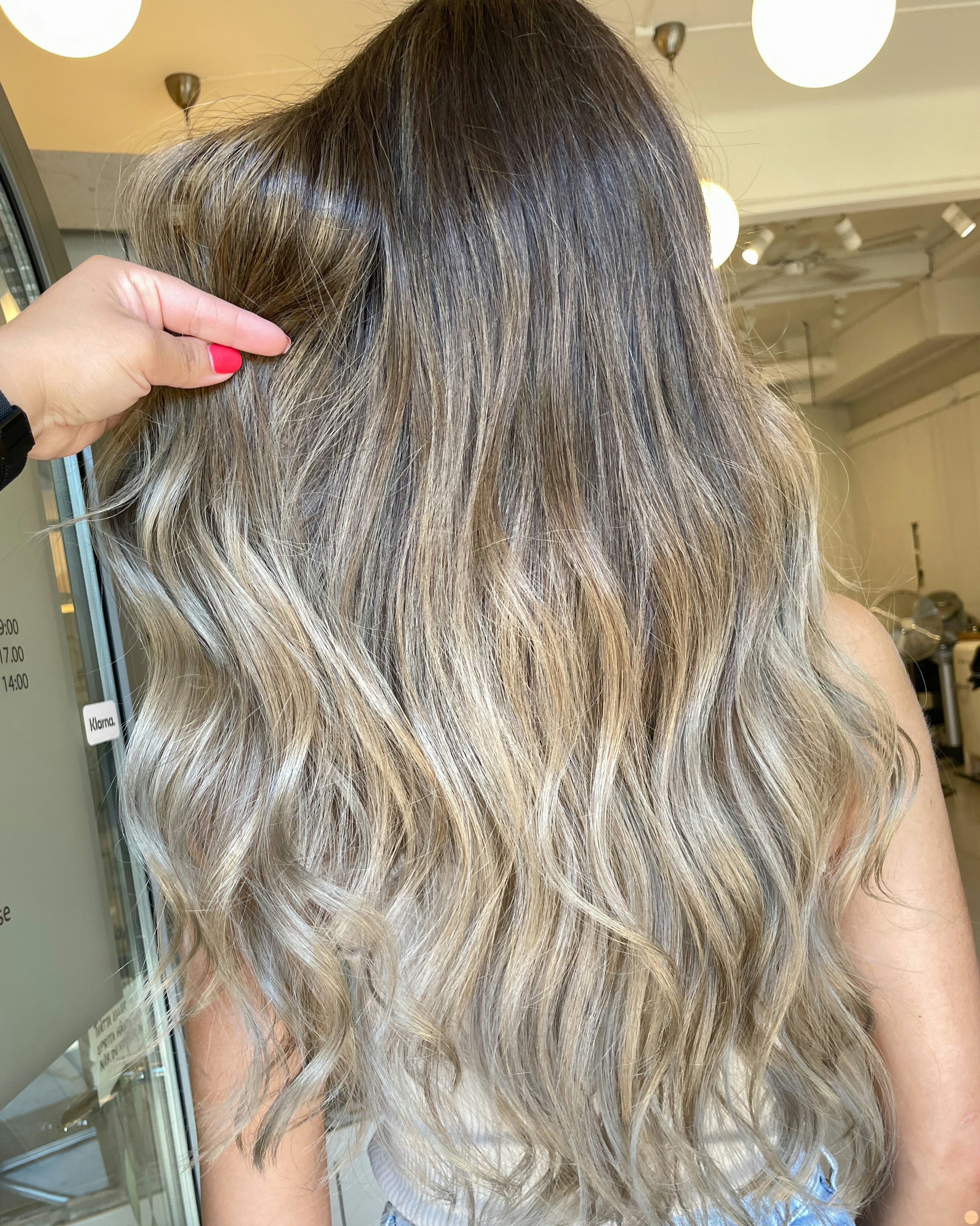 Kall blond balayage