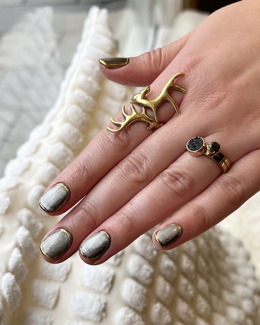 Golden frame nails 💛