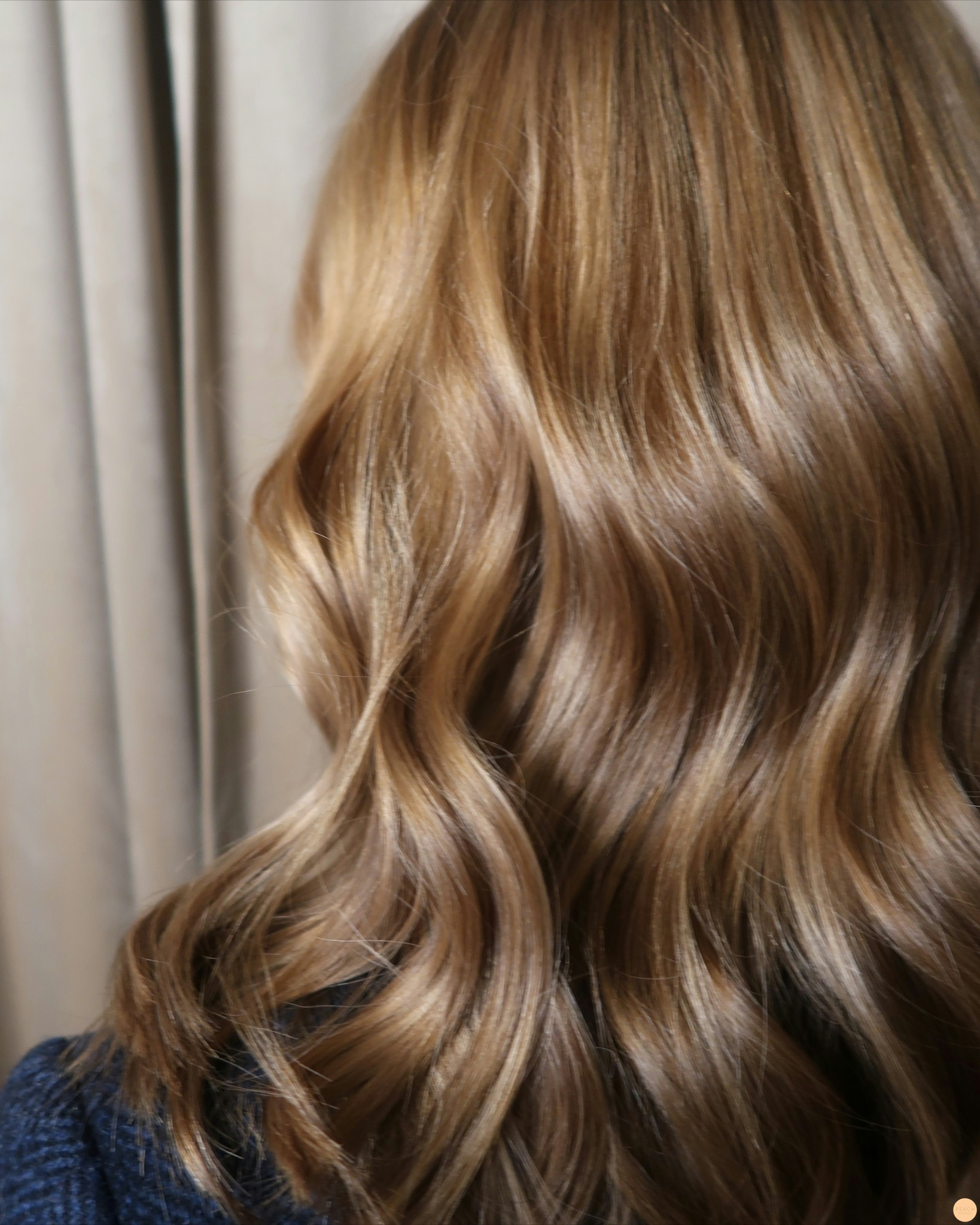 Soft koppar blond