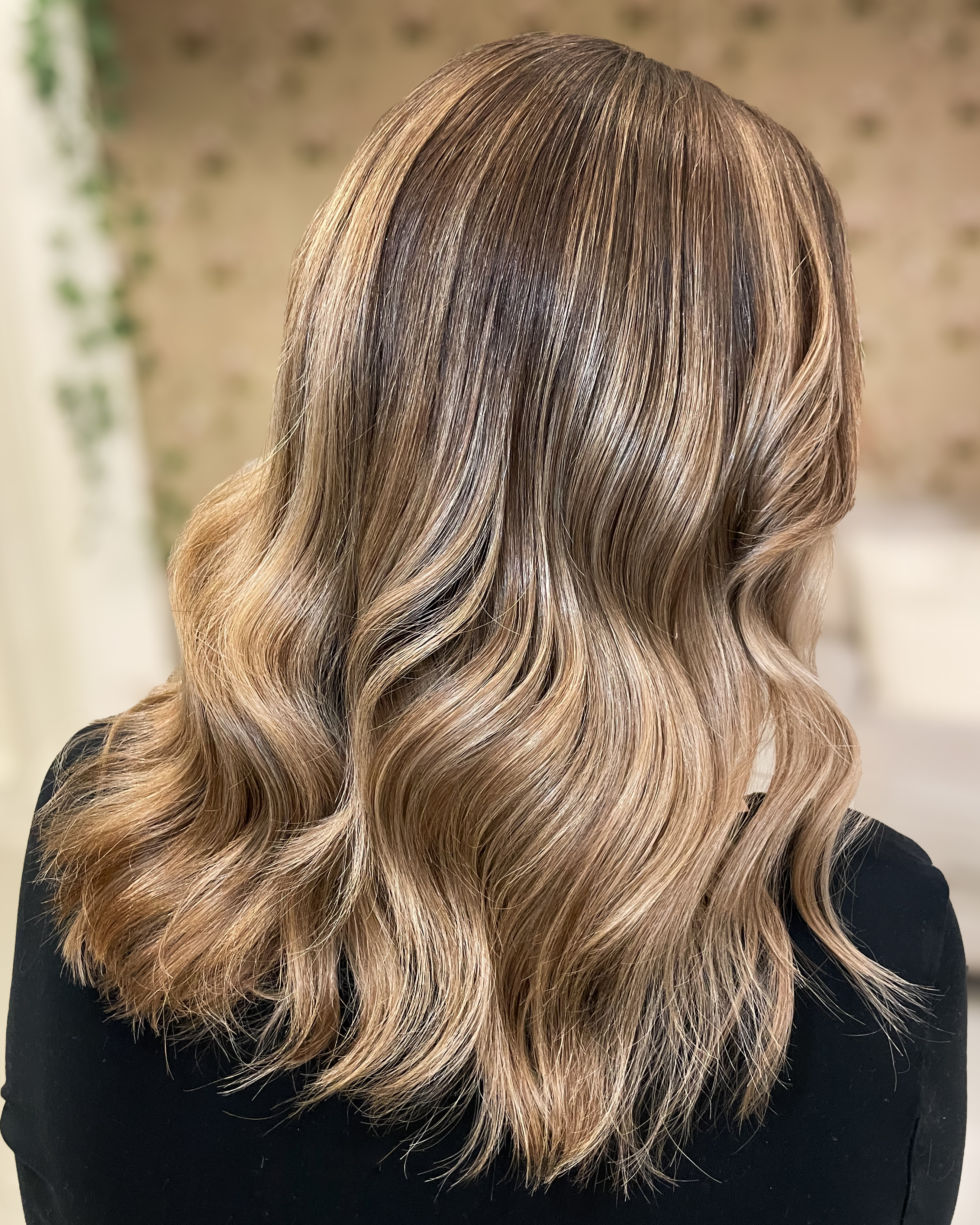 ✨ Olika slingor i mörkt hår