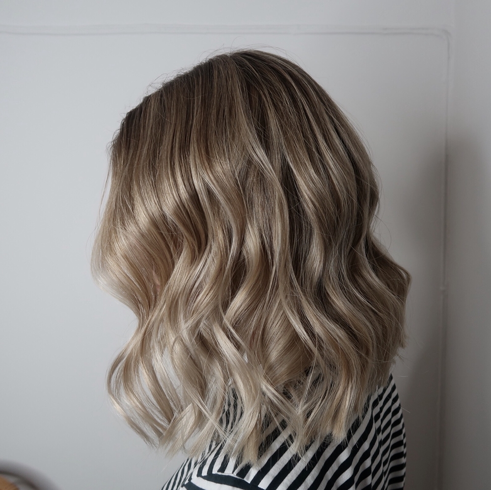 Kall blond balayage