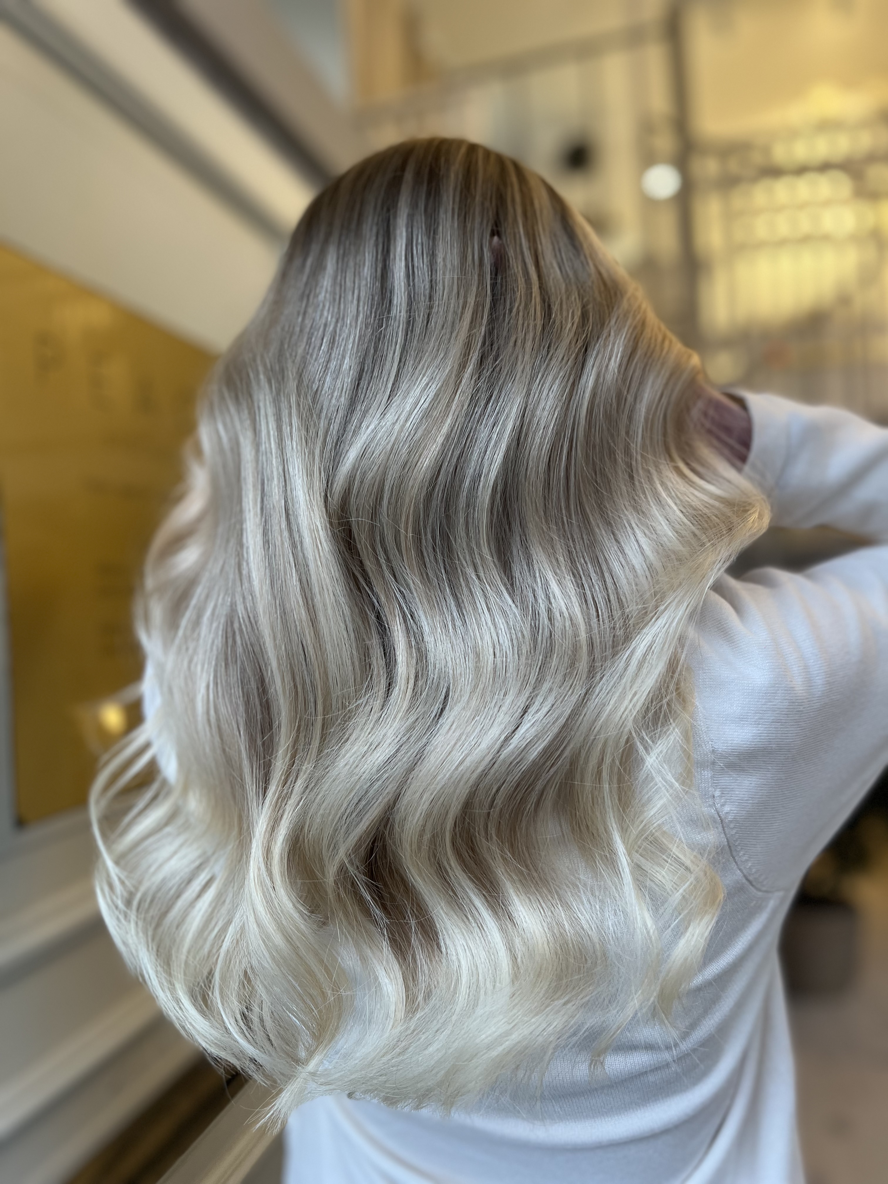 Kall blond balayage
