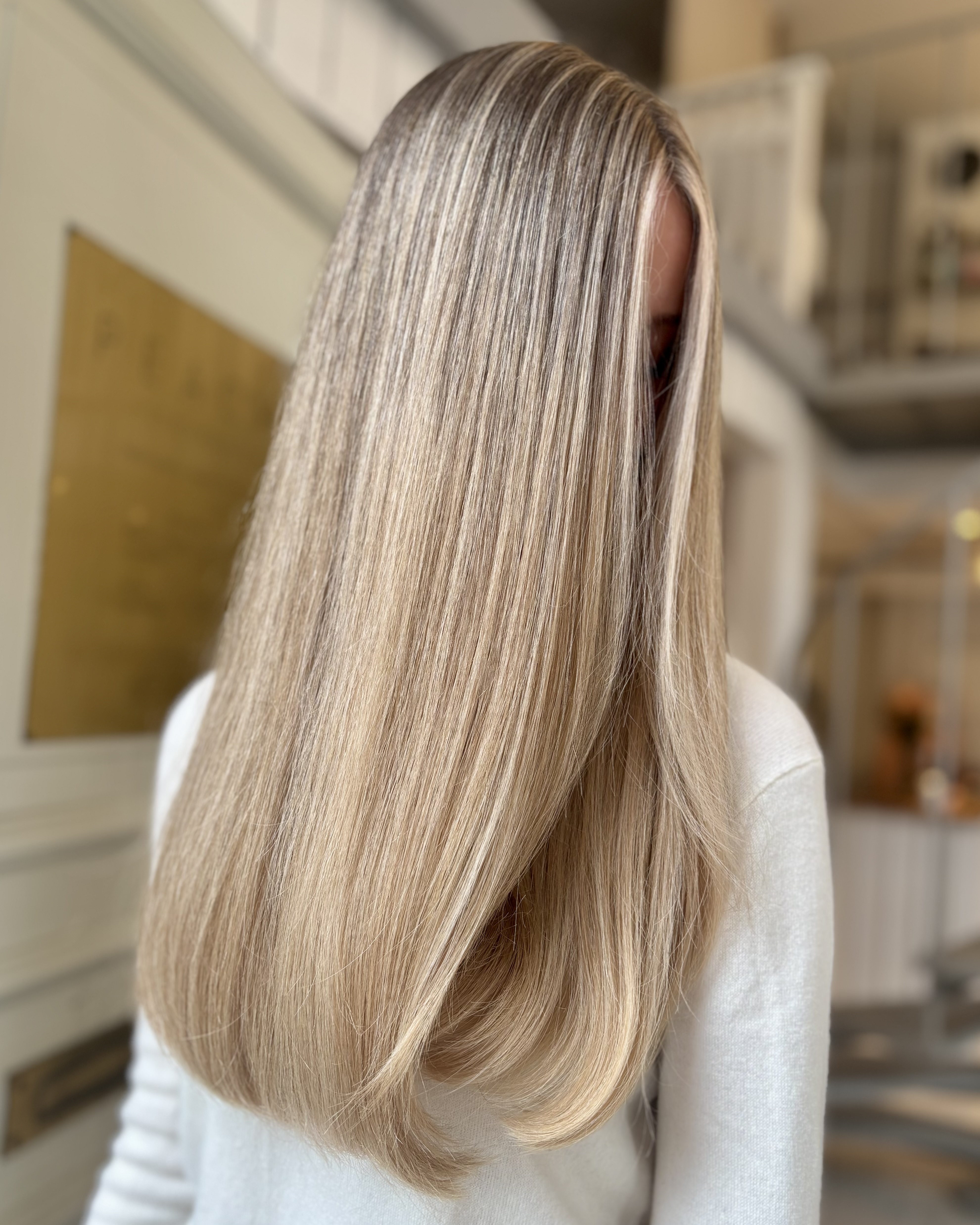 Soft krämig blond hårfärg