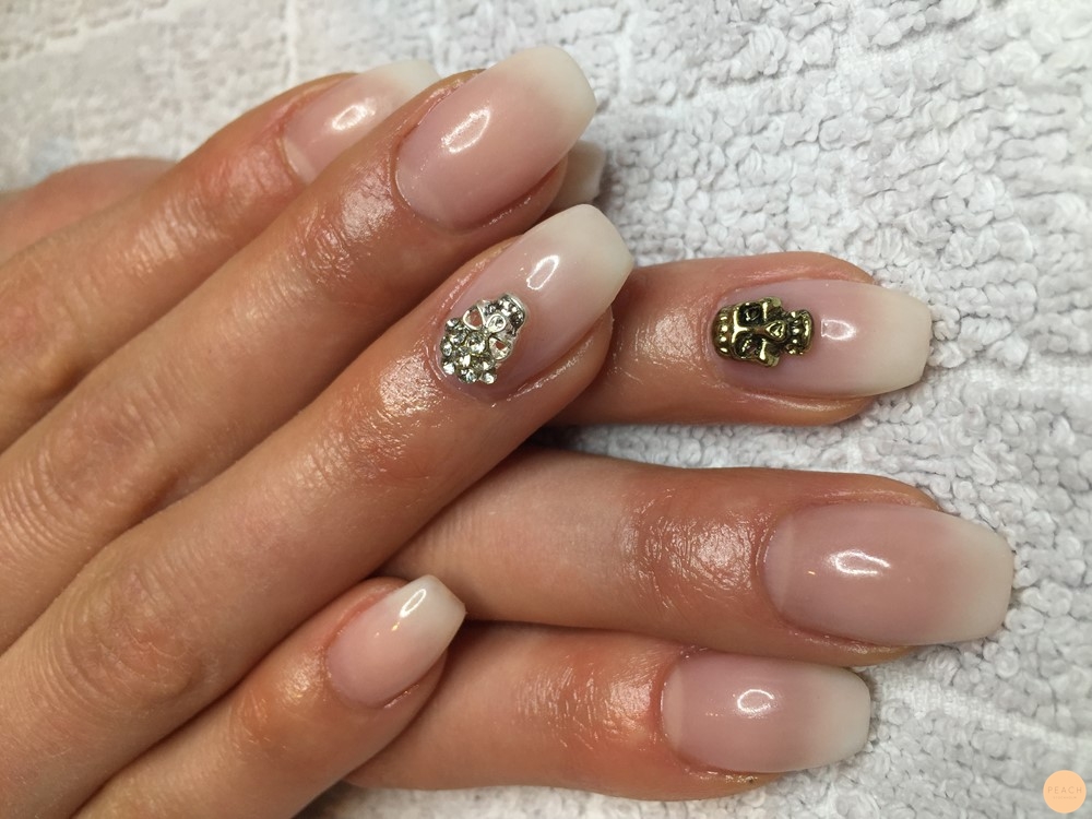 Fransk ombre med stenar