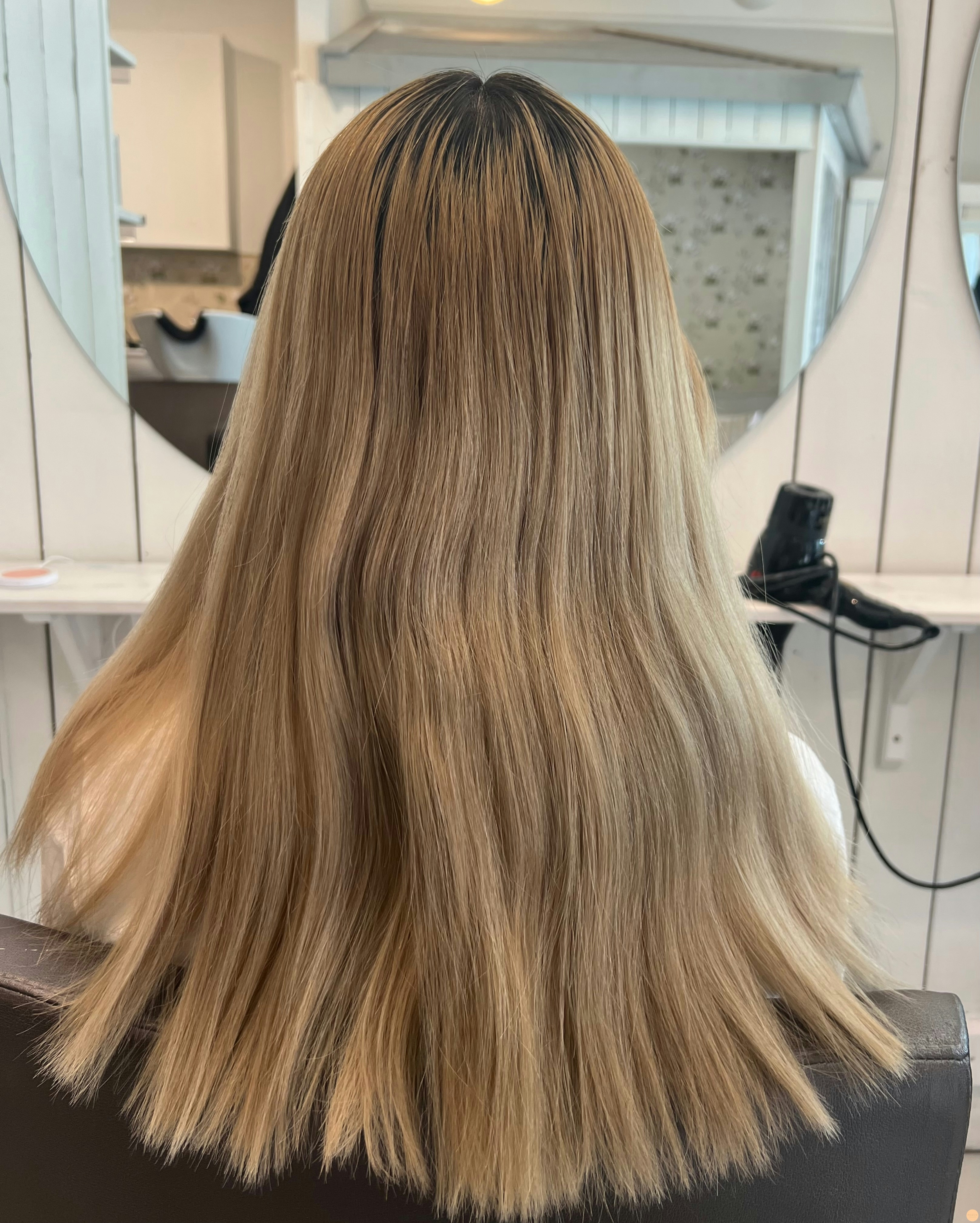 Cool bronde hair color 🥰🌟