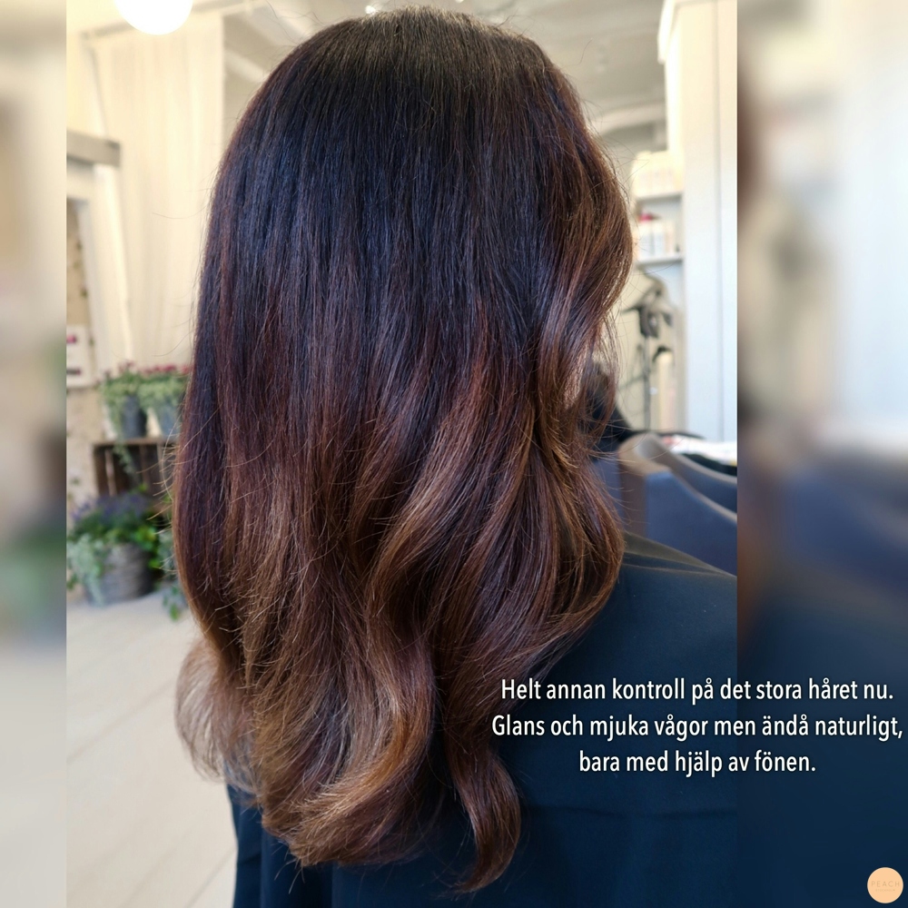 Att föna ett stort och burrigt hår till fina vågor