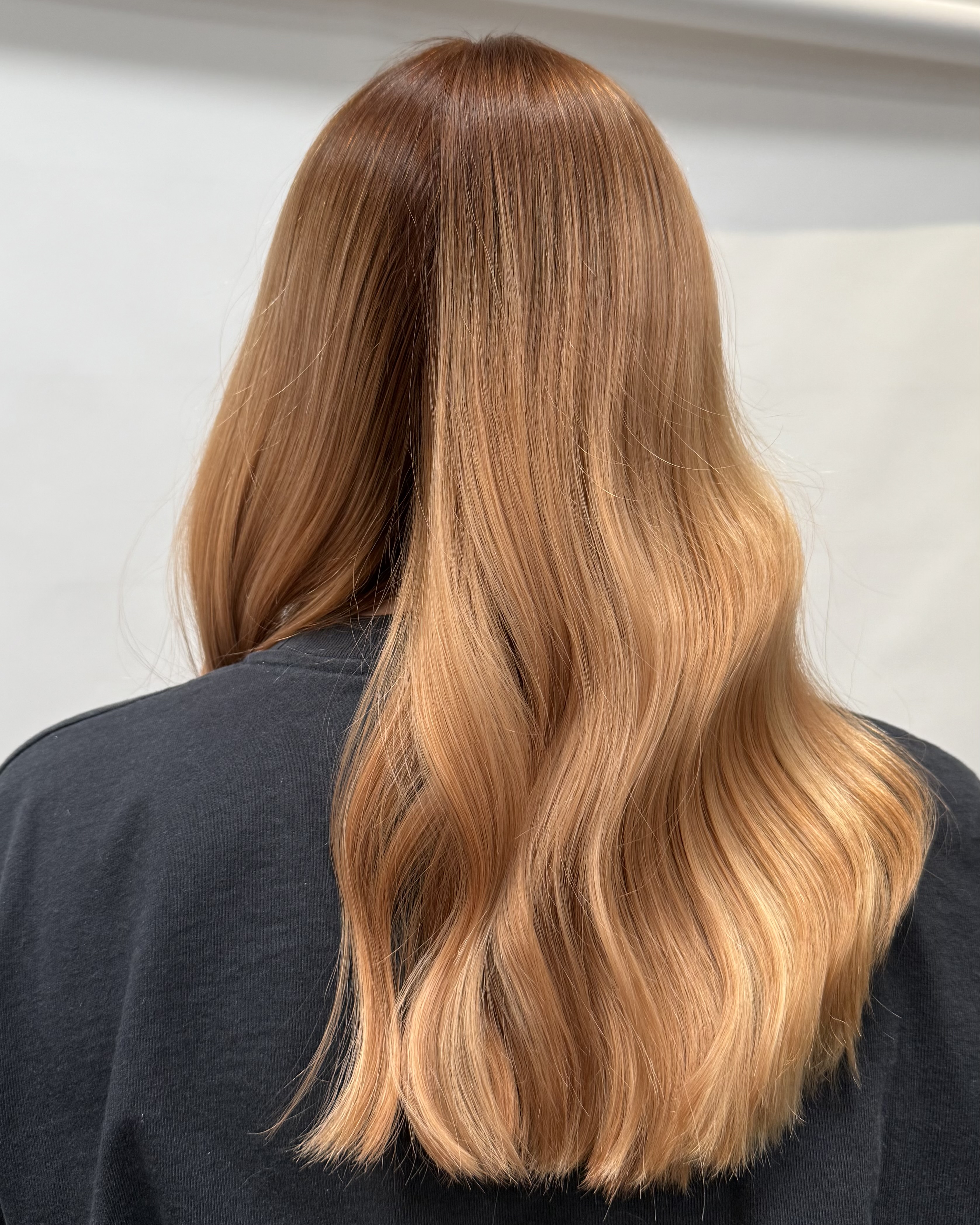 Strawberry peach hair Molly Sandén