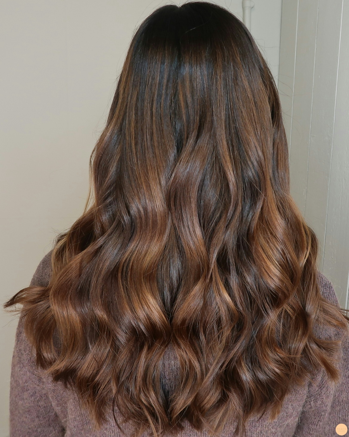 Chokladbrun hårfärg med slingor