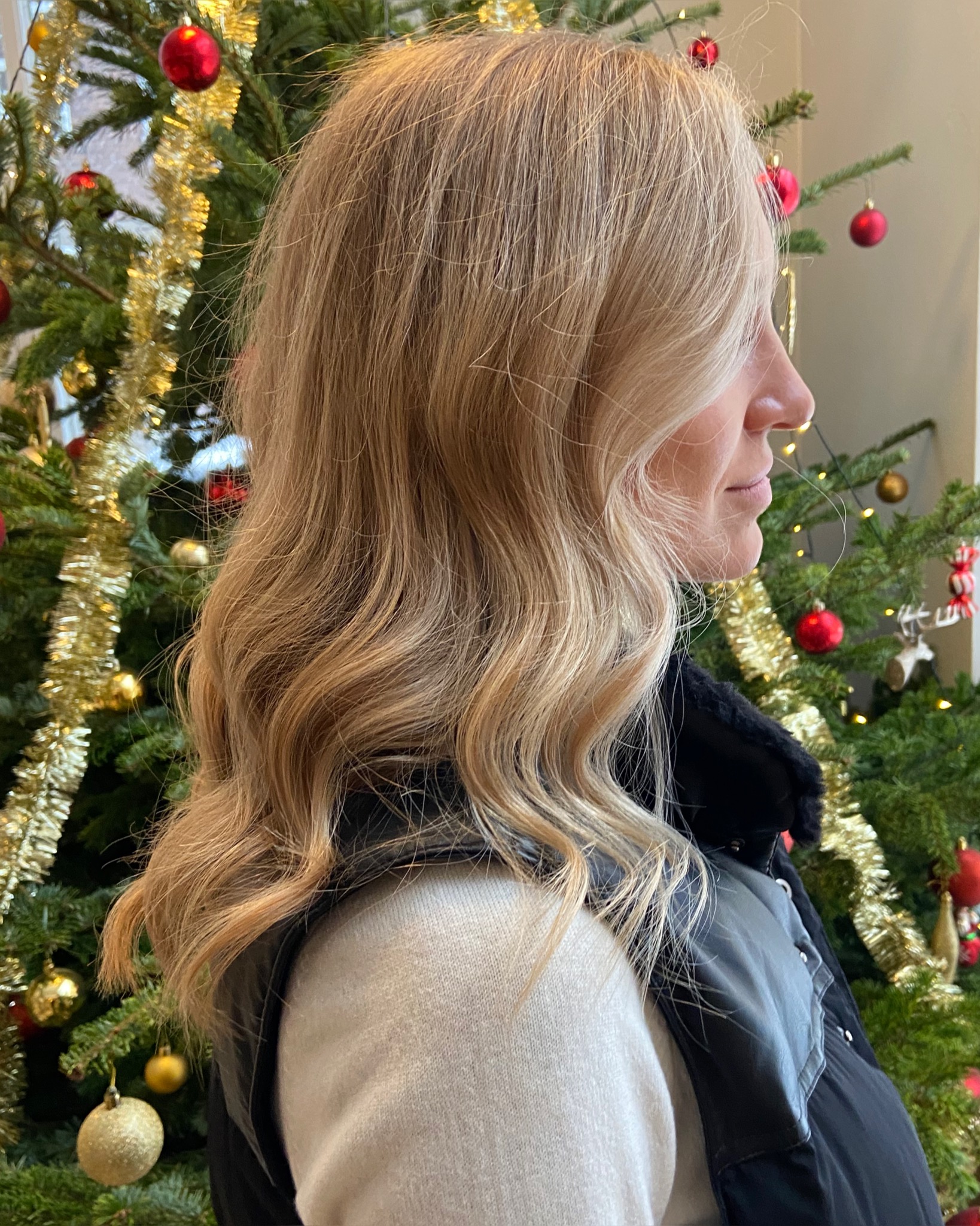 Soft blond faceframe