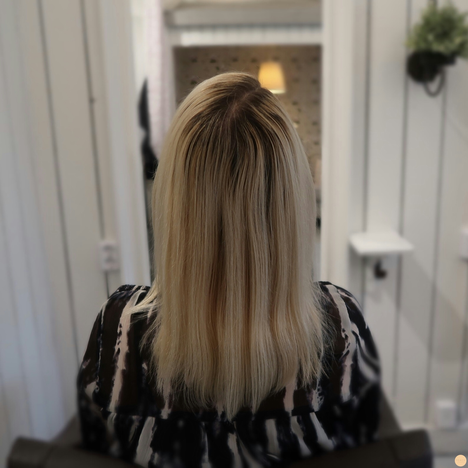 Från hemmablekt till beige blond med highlights och lowlights