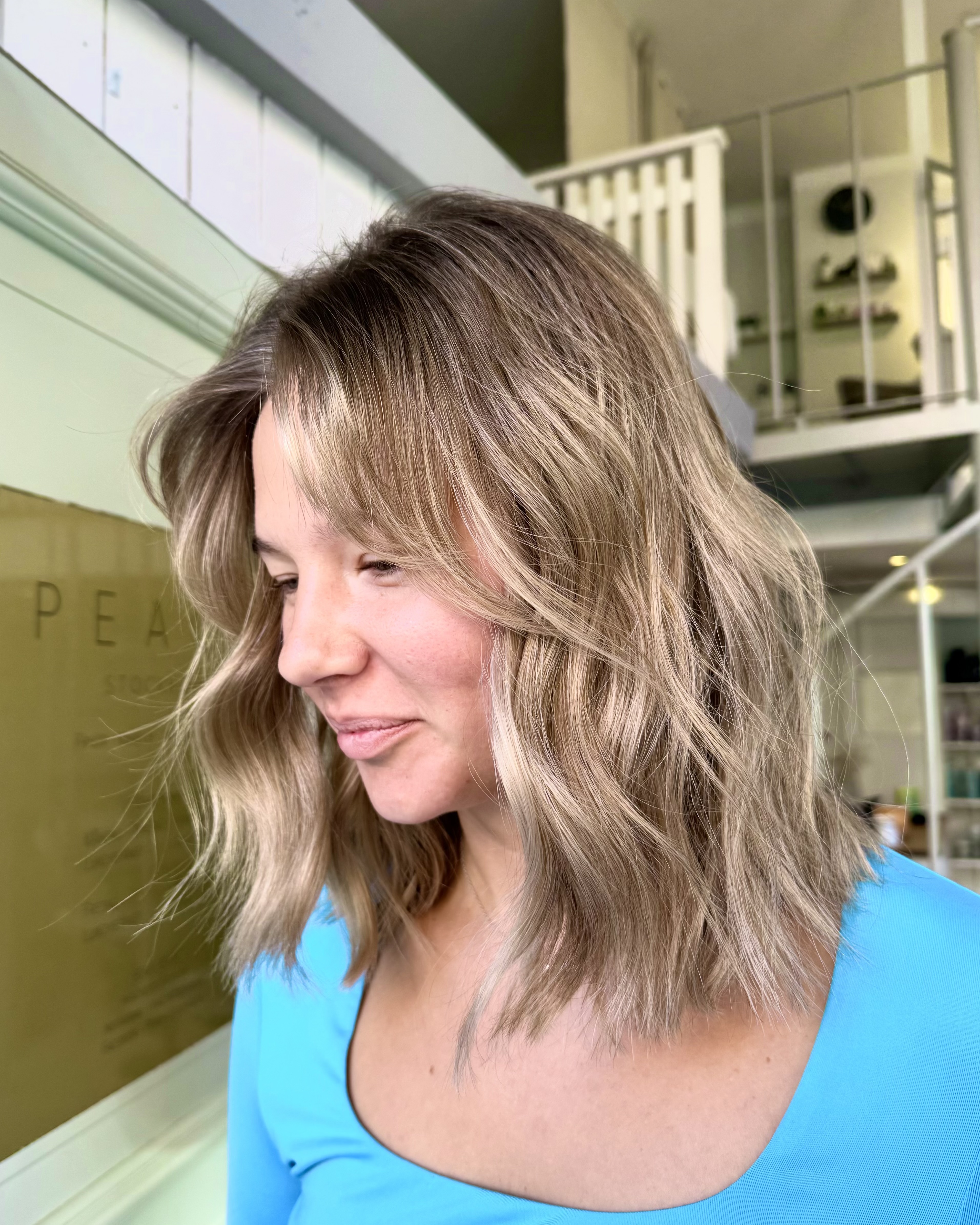 Kall beige blond hårfärg