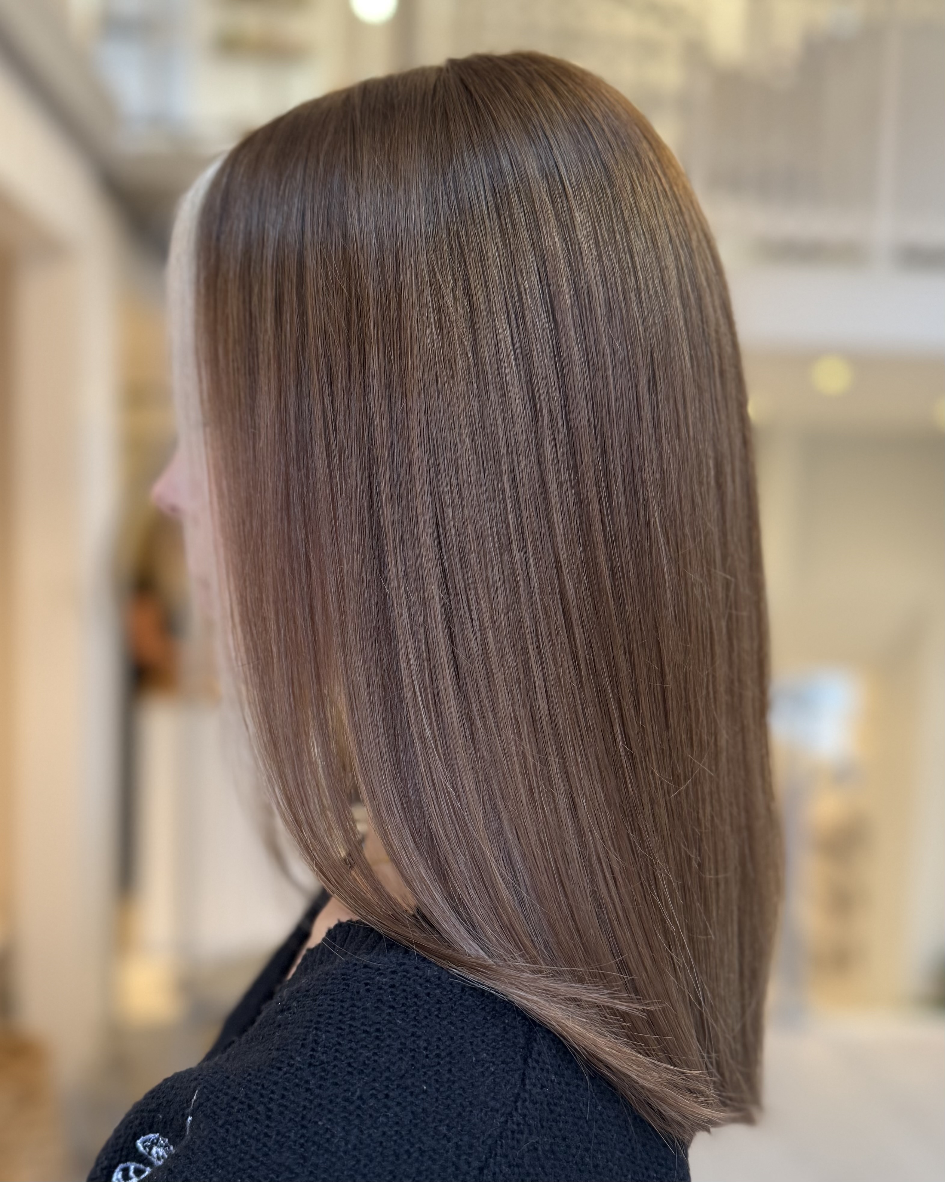 Natural hair color with money piece