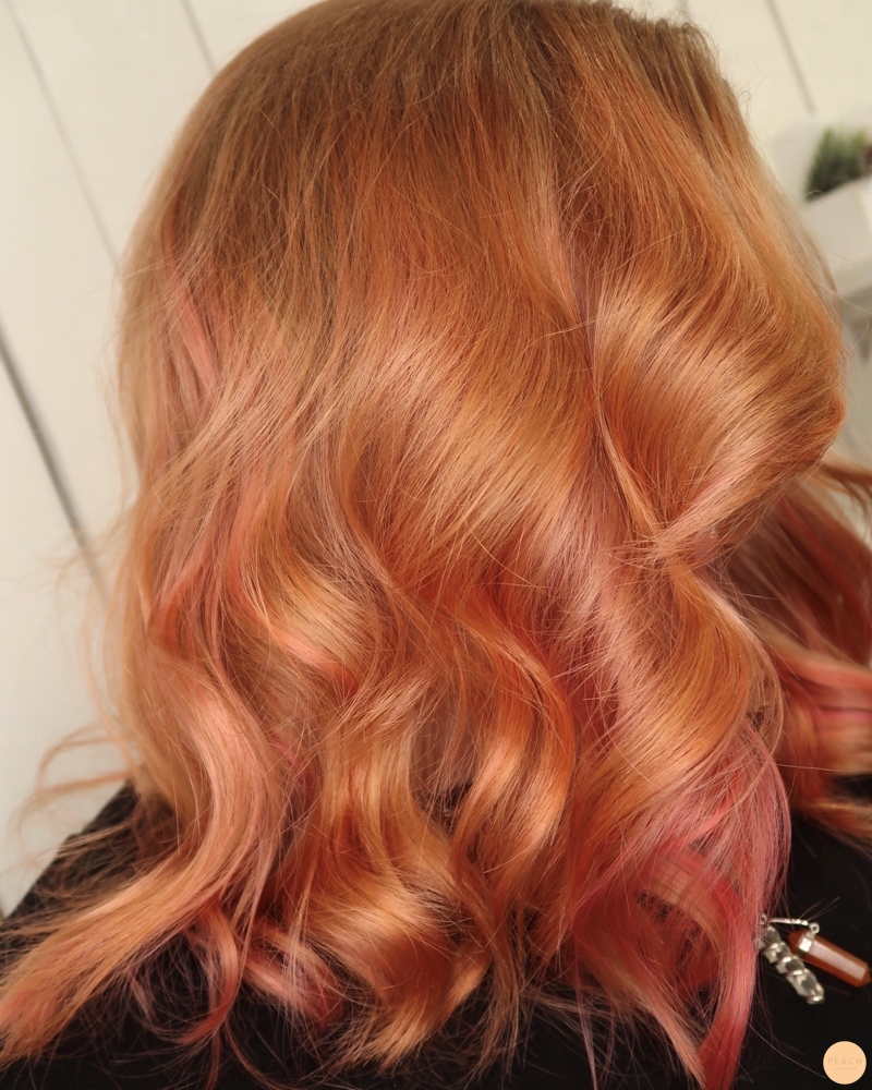 Kopparblond hårfärg med pastell hår i rosa, rosé och Evo Fab PRO