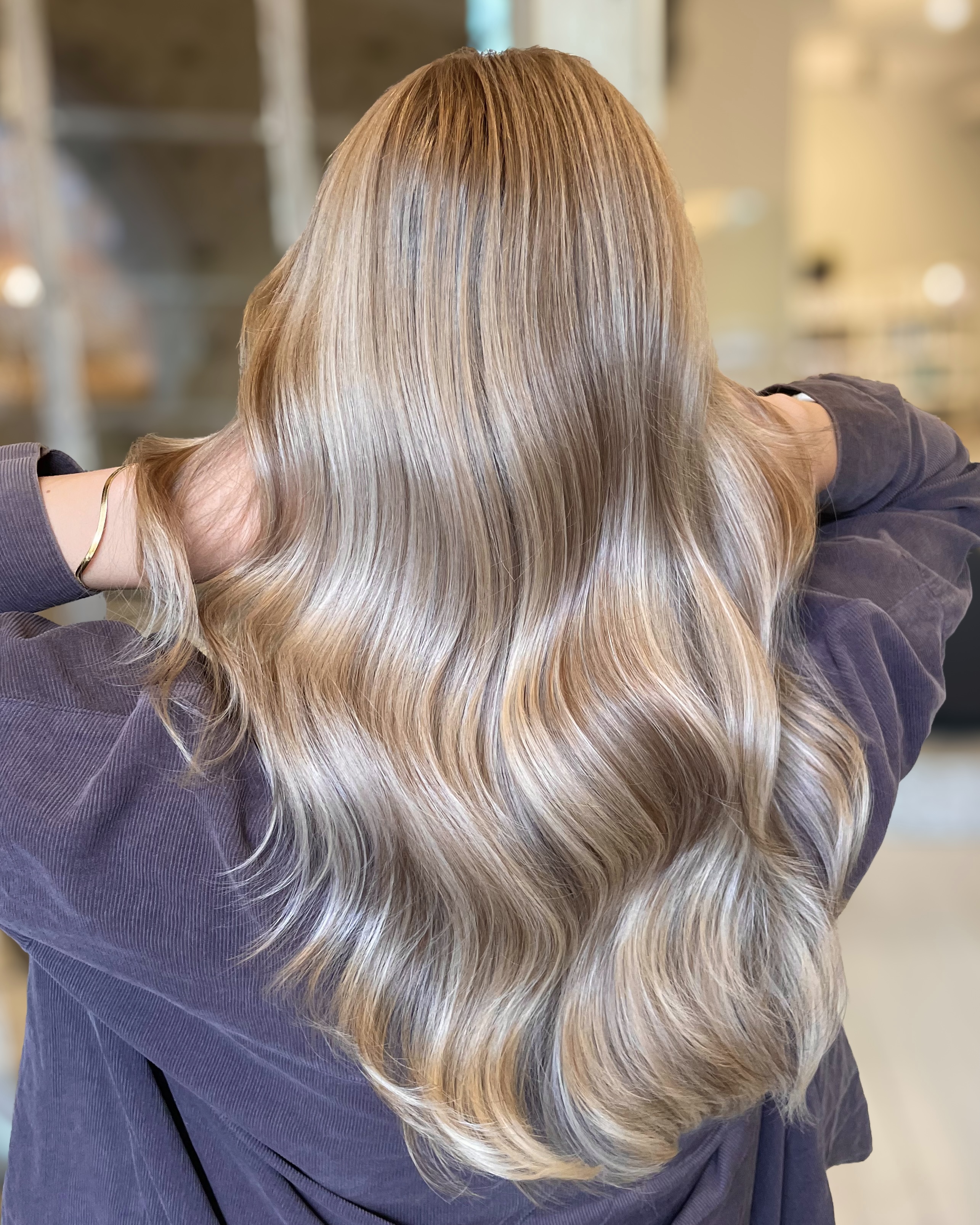 Teasylights & lowlights med en beige nyans