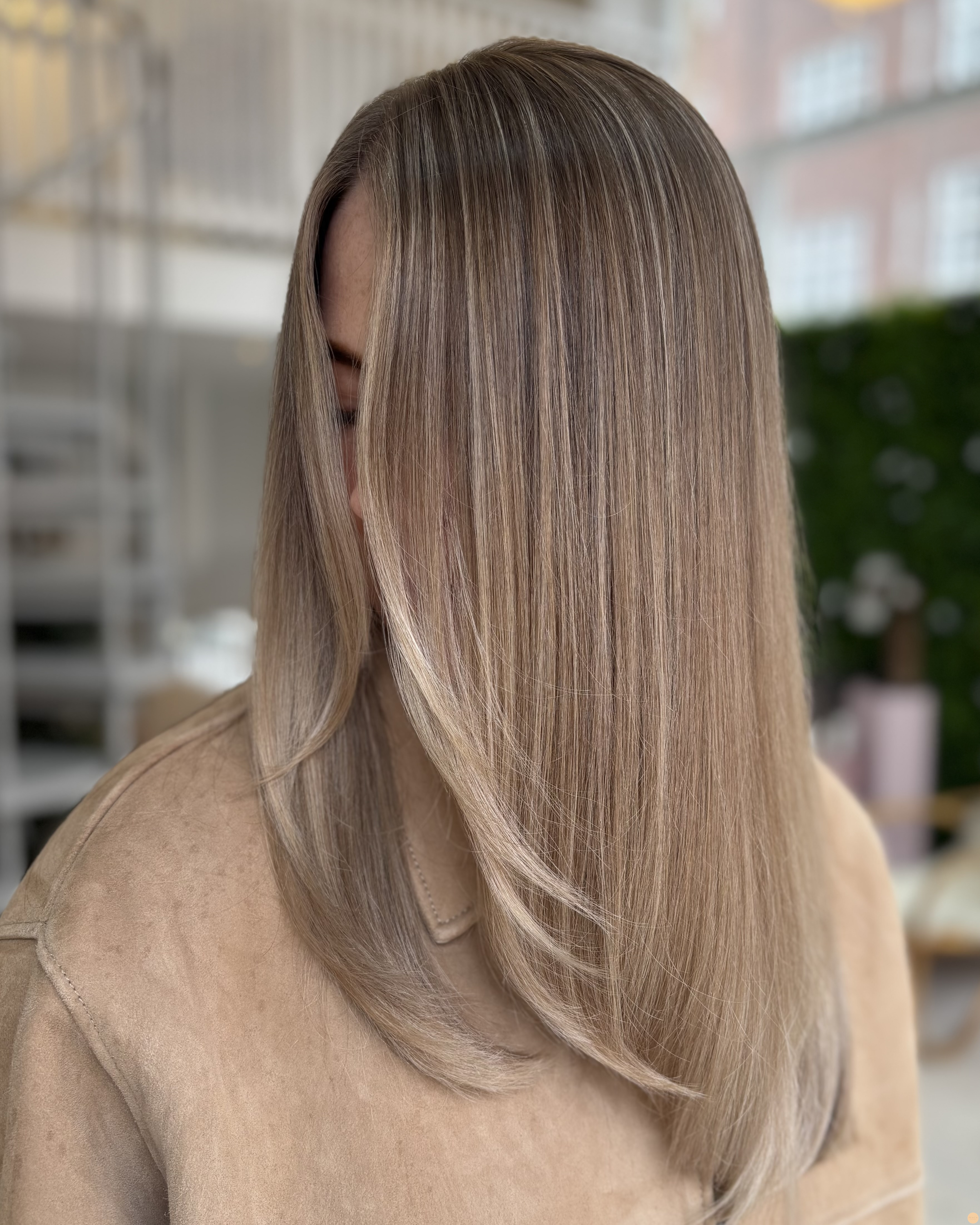 Soft beige balayage