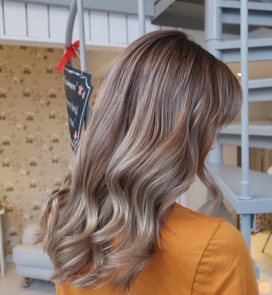 Kall balayage blonde
