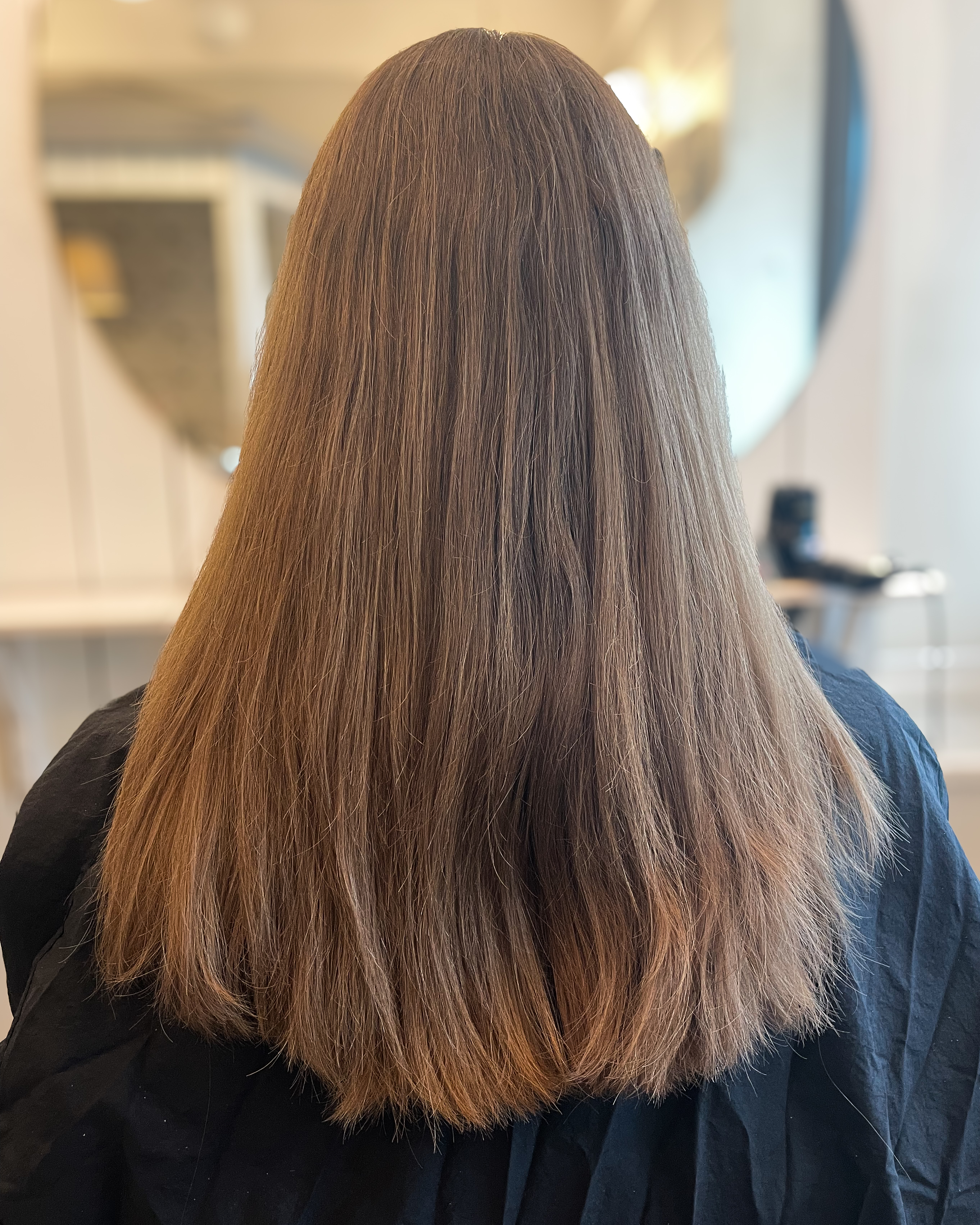 Från ett ofärgat hår till en beige färg