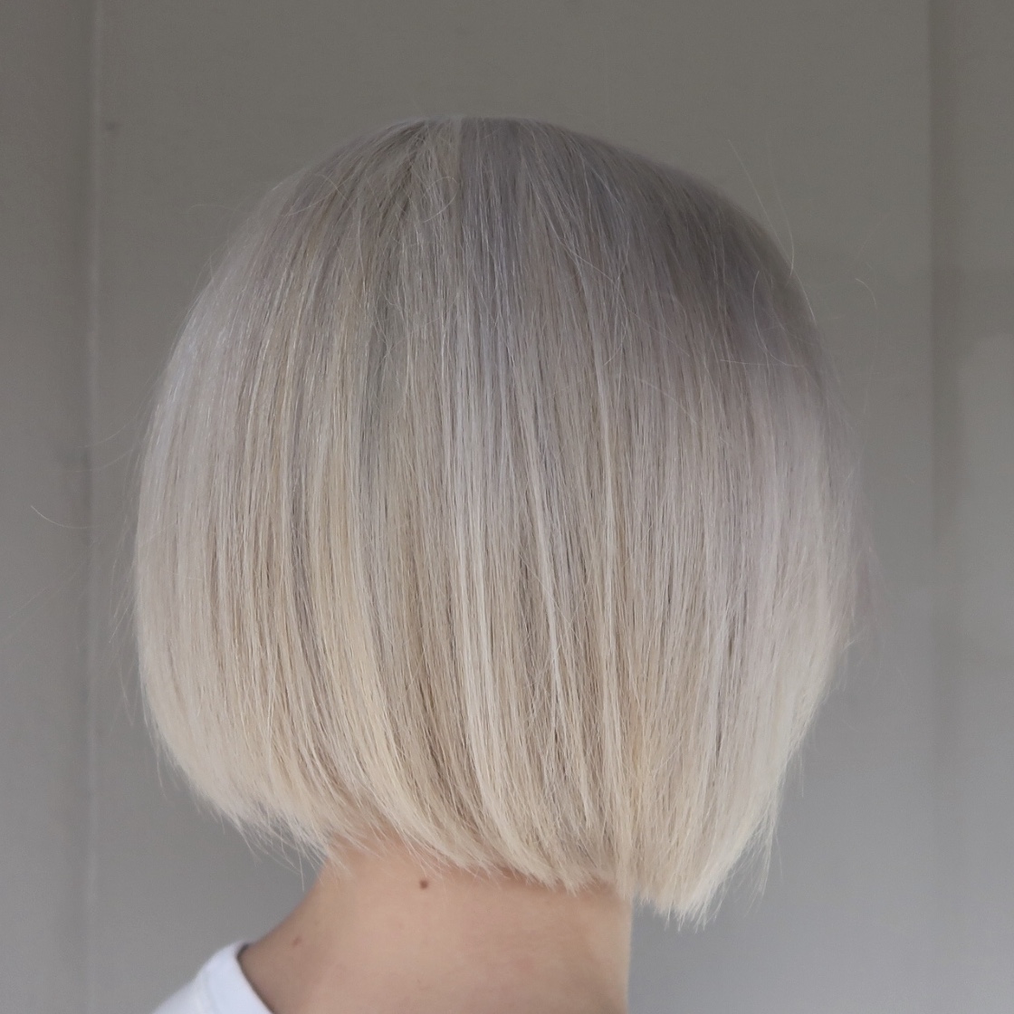 Isig blond helblondering