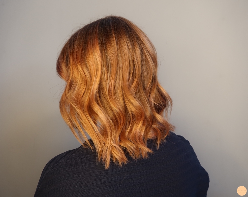 Varm koppar rosé hårfärg