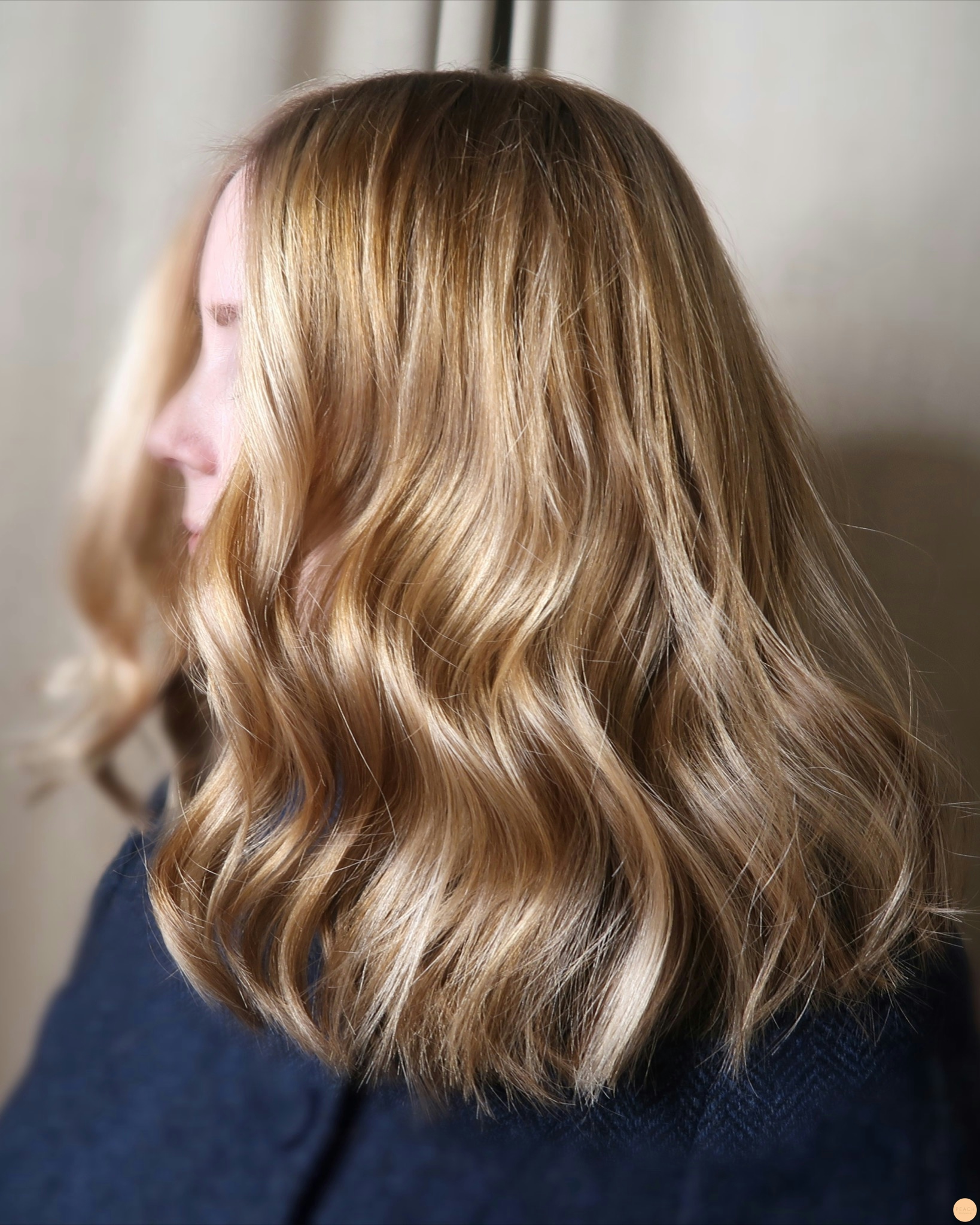Soft koppar blond