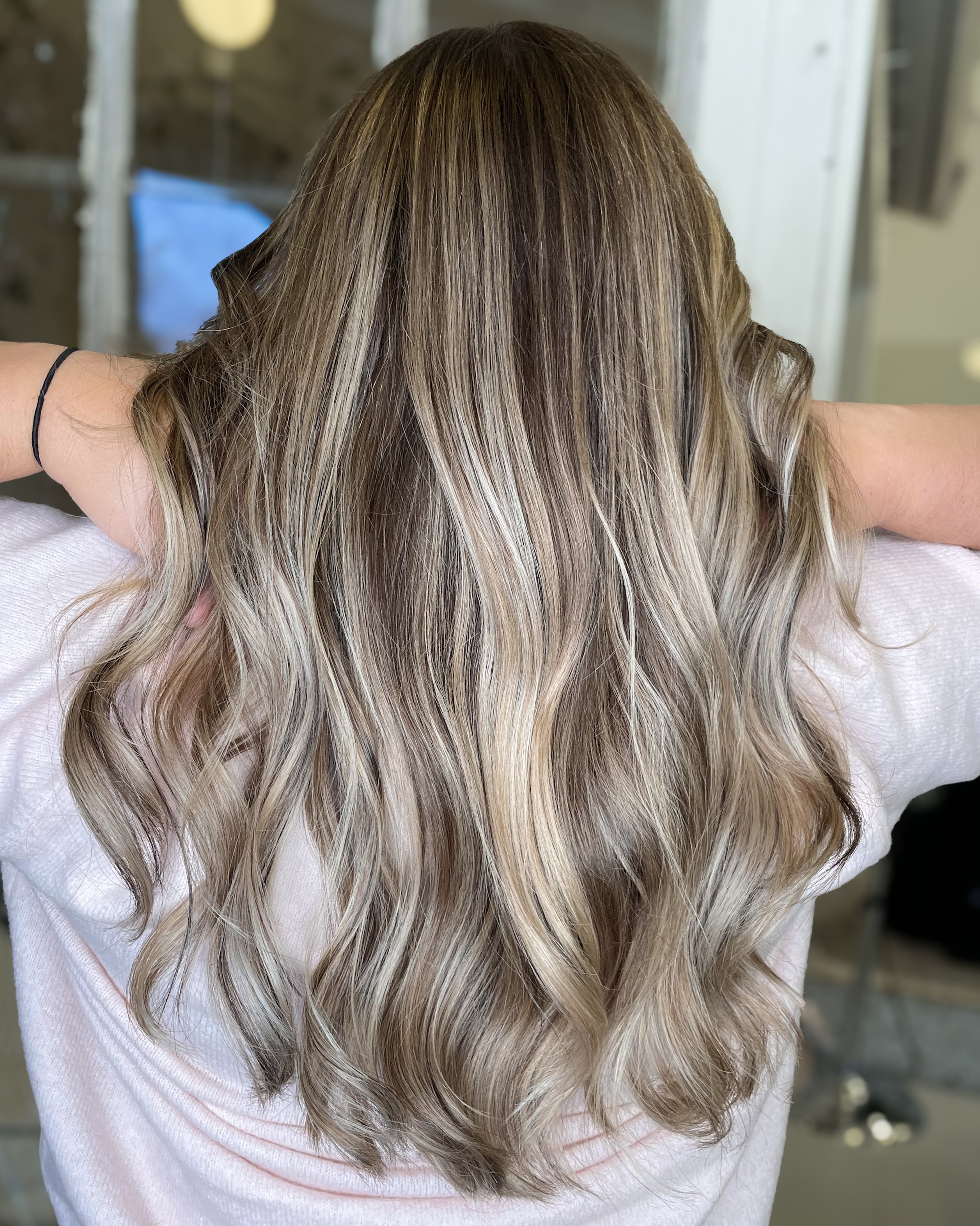 ✨🫶🏼 Crisp blonde hair with lowlights