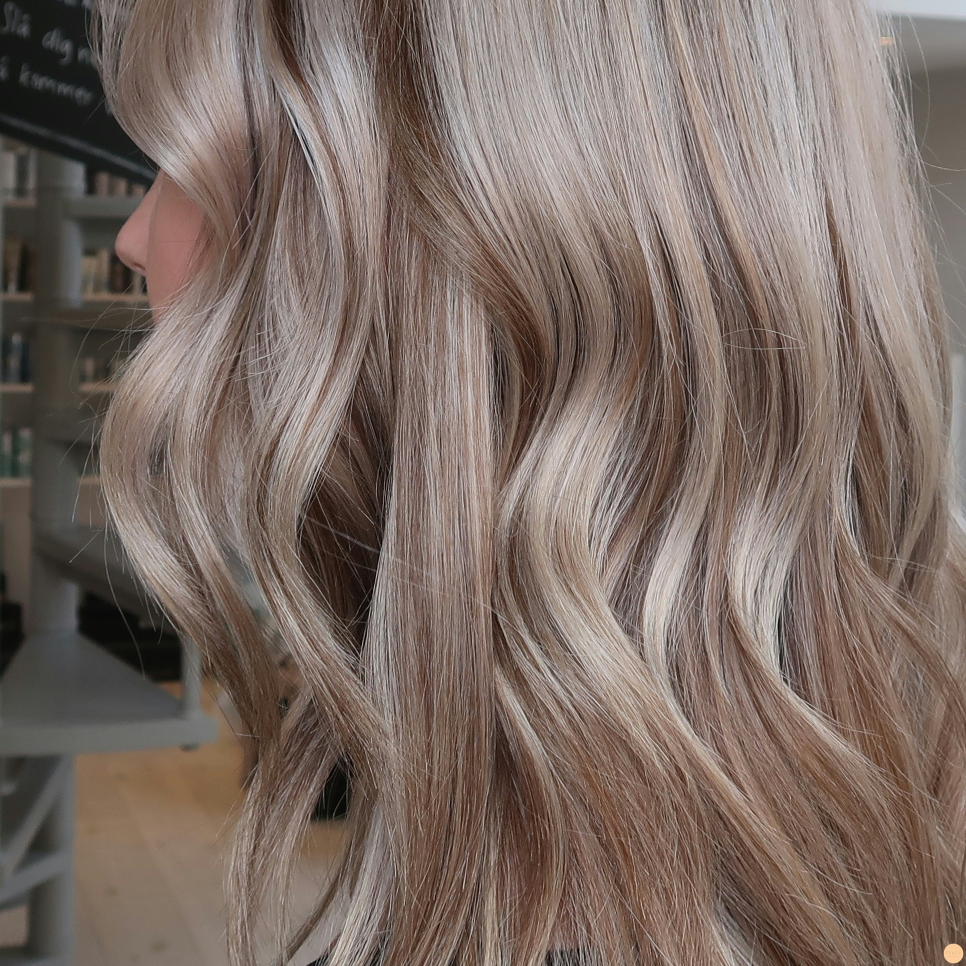 Beige blond hårfärg