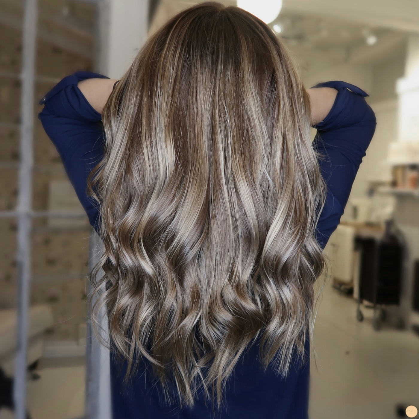 Bronde hårfärg med highlights och lowlights