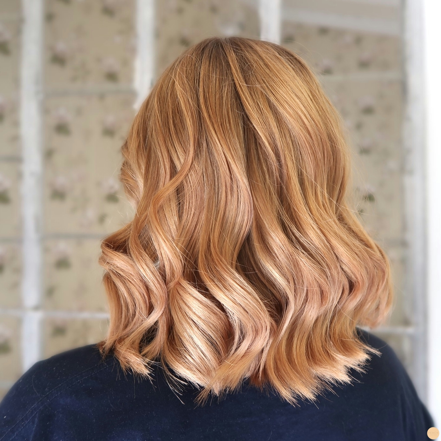 Rose blond hårfärg