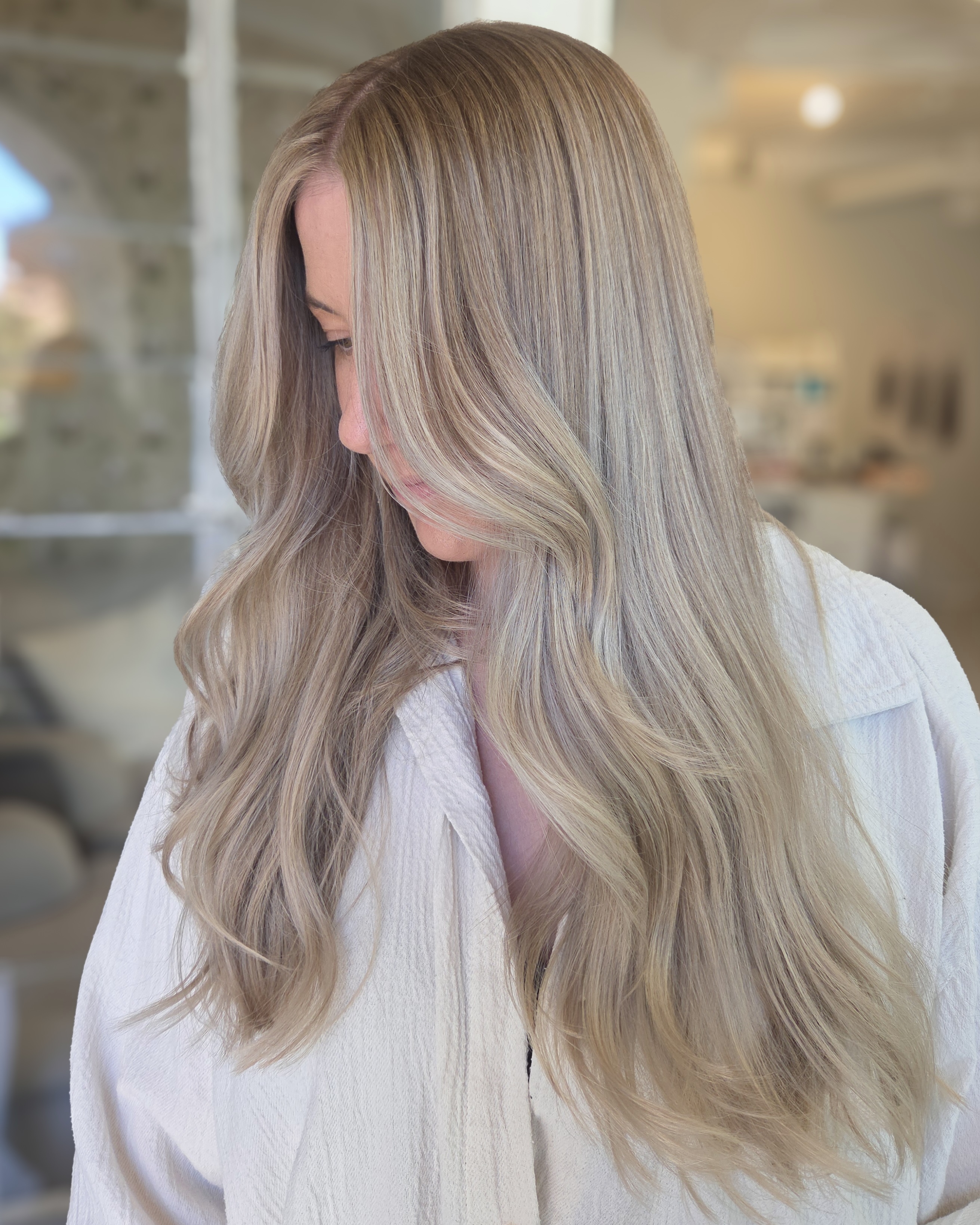 Crispy beige blonde