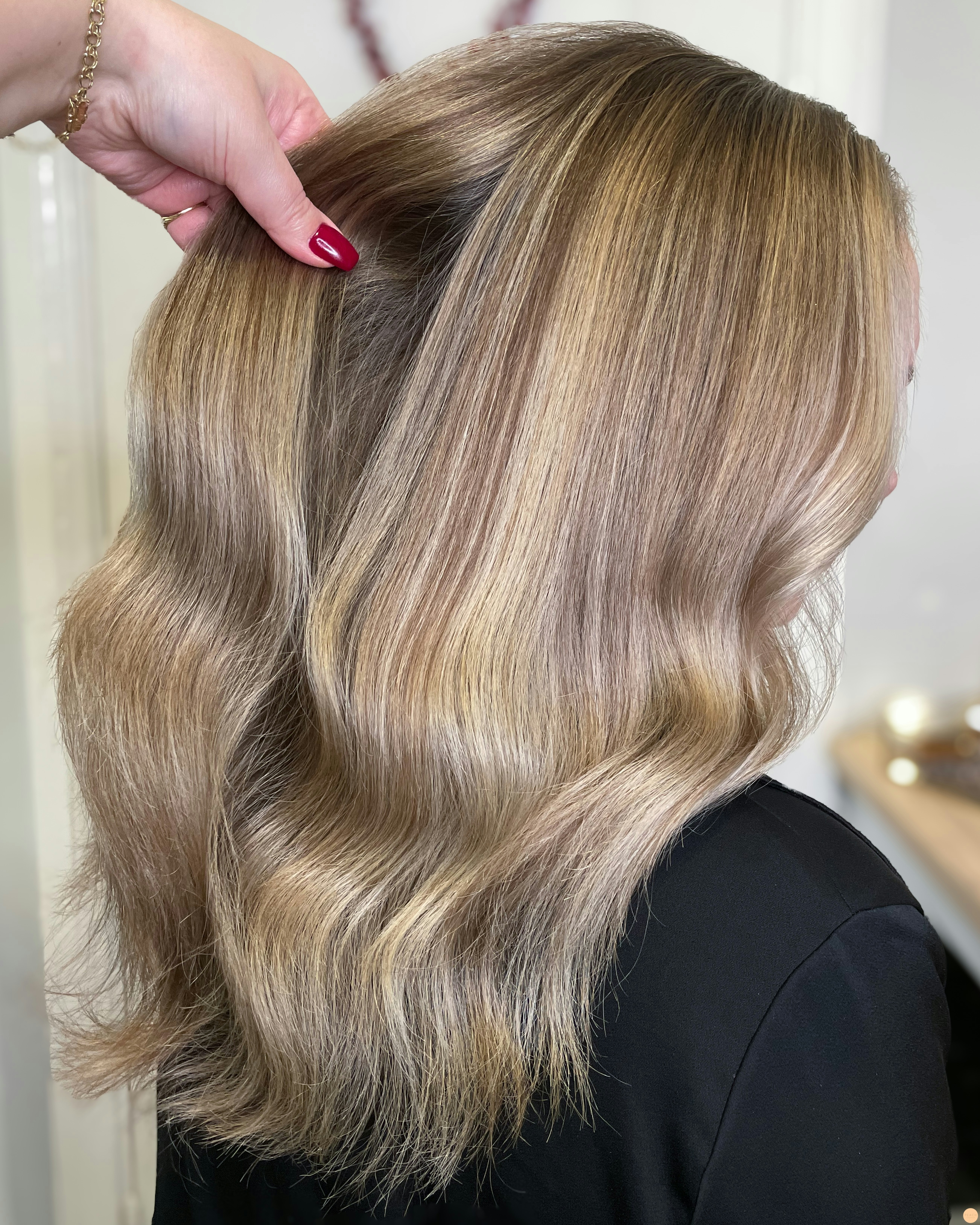 Creamy blonde hair 🤍✨