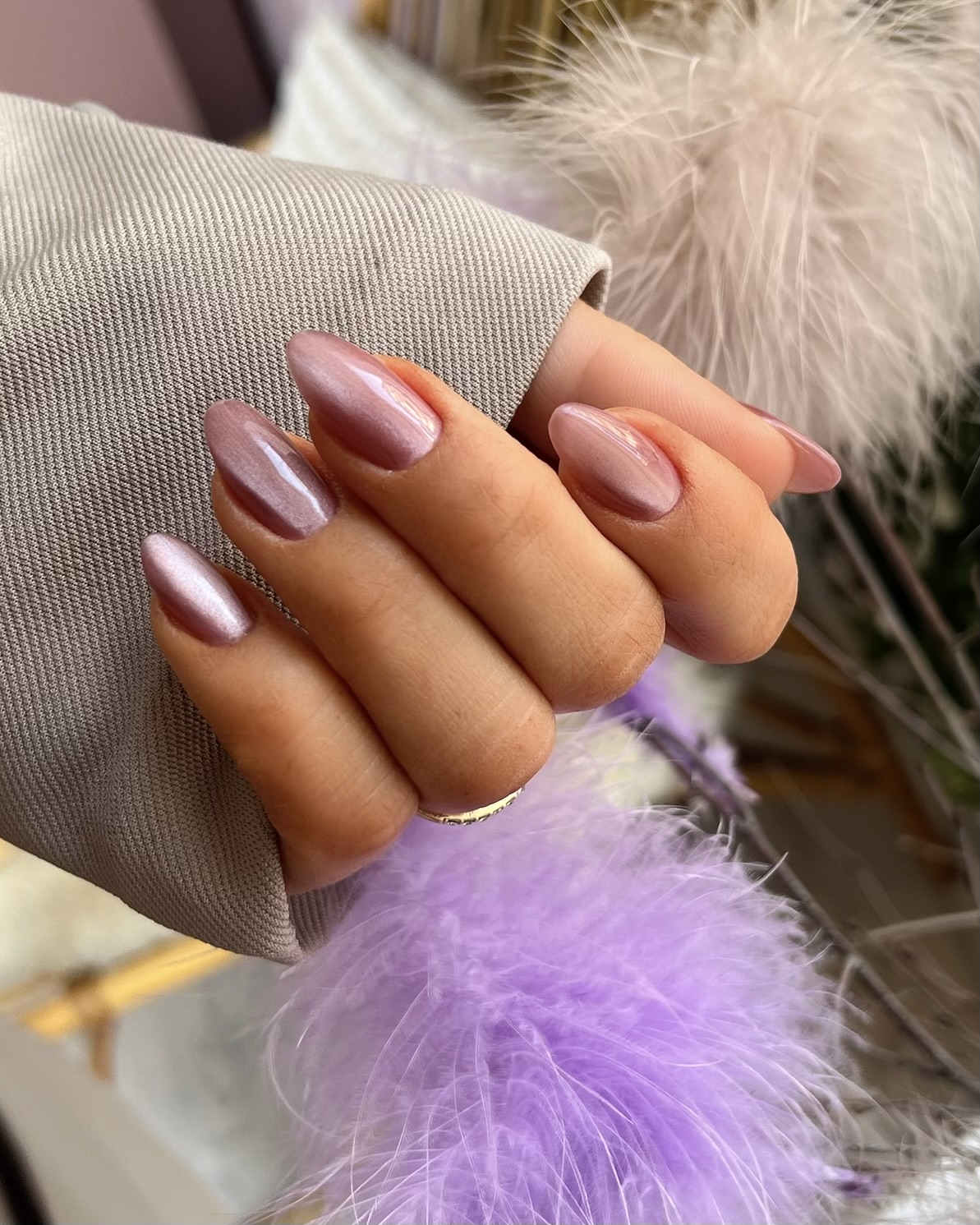 Magnetic glossy nails
