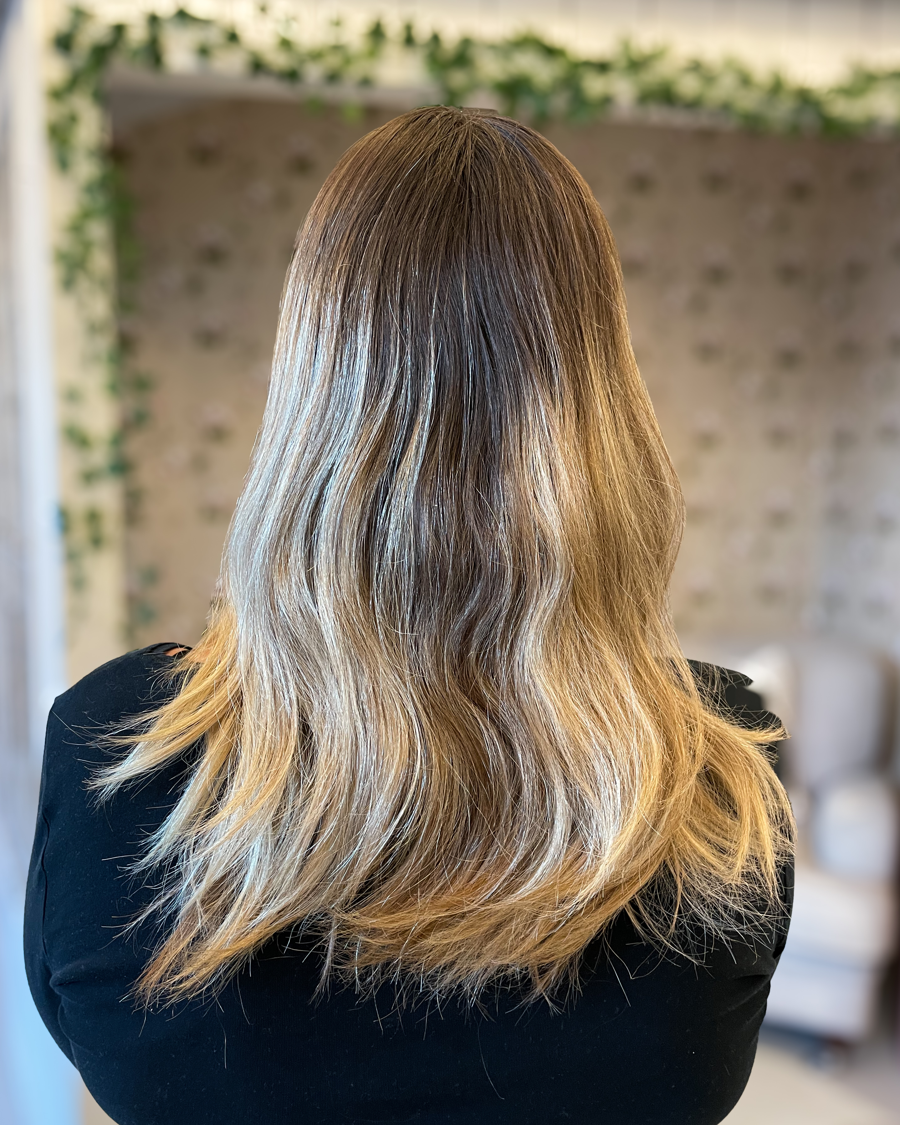 ✨ Olika slingor i mörkt hår