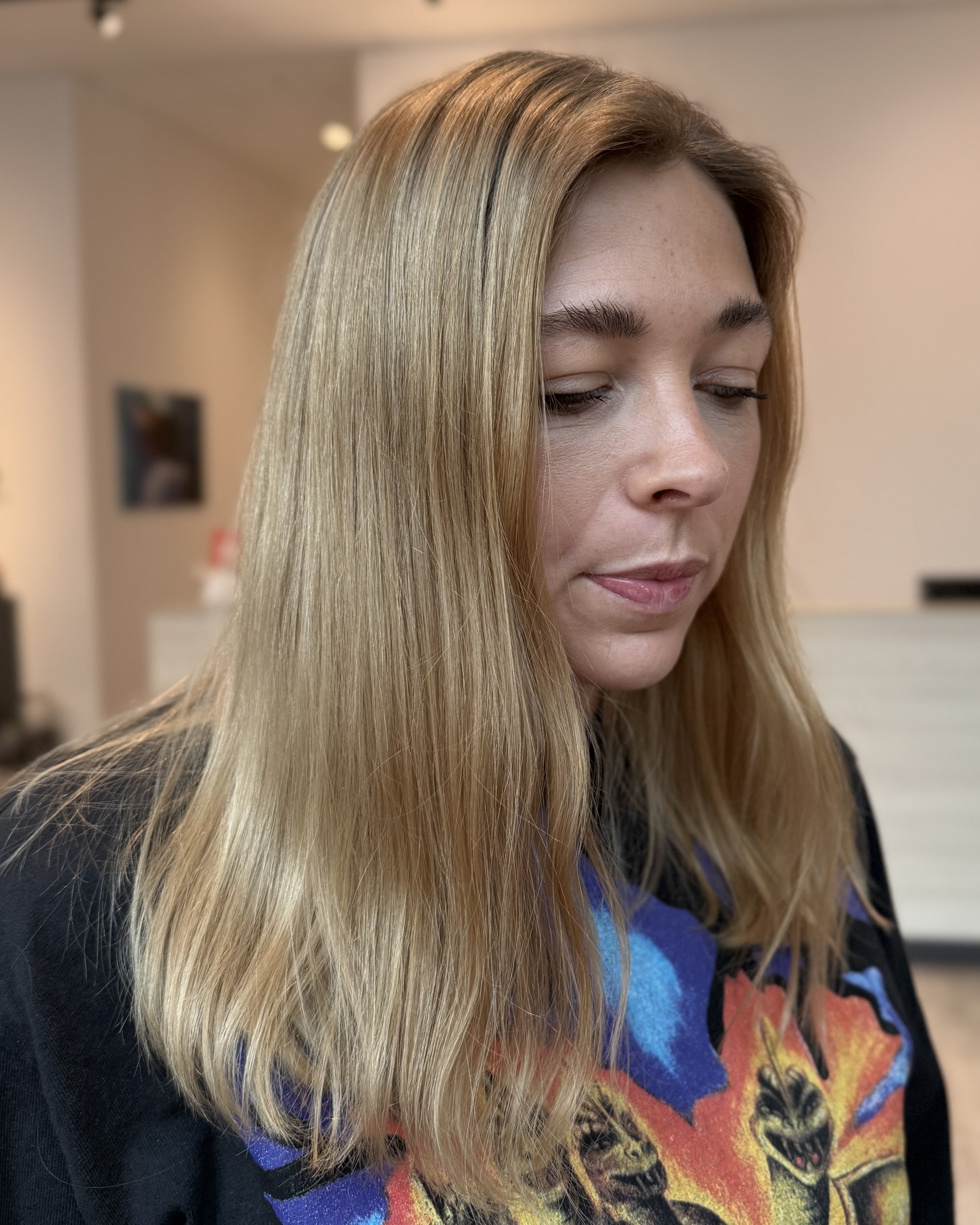 Strawberry peach hair Molly Sandén