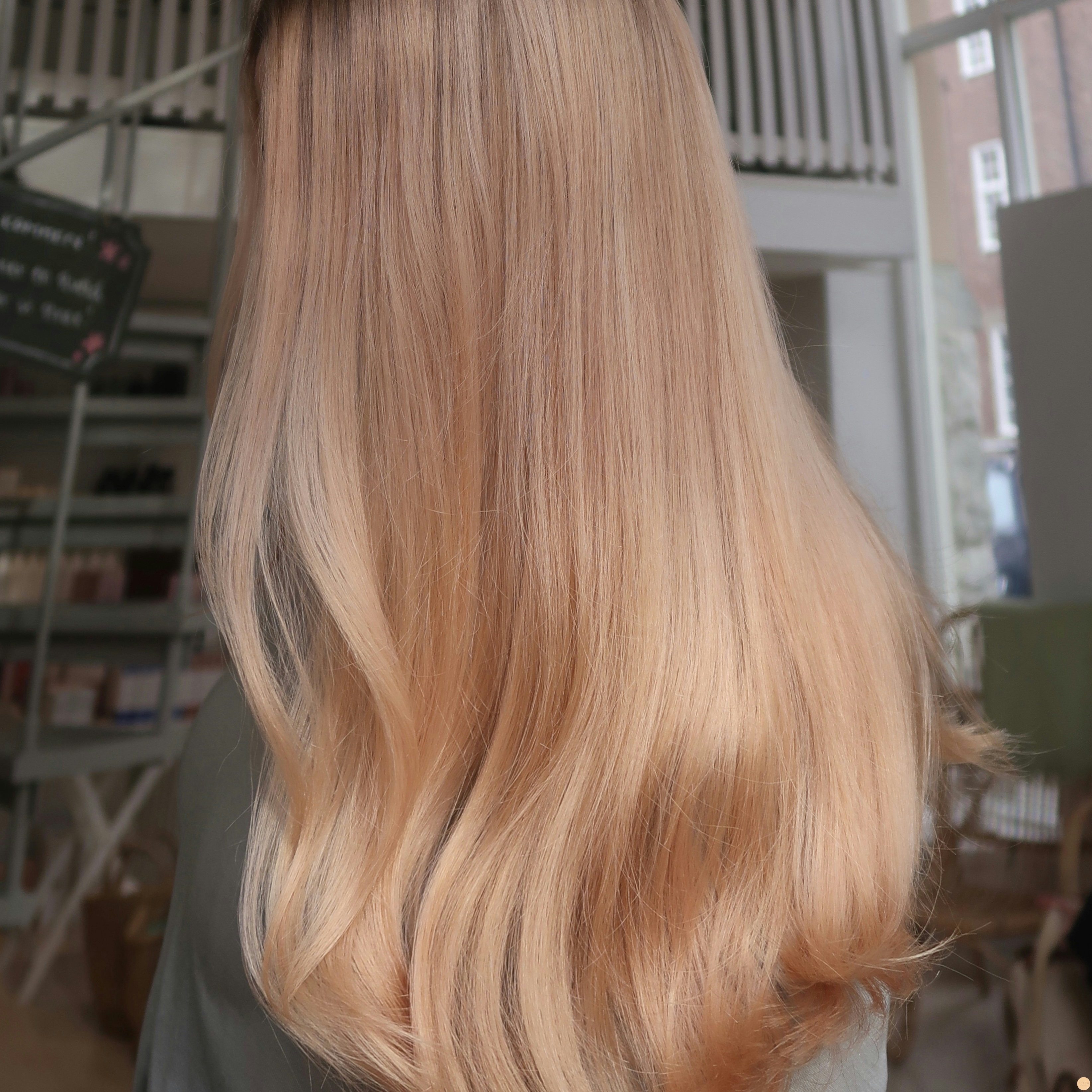 Strawberry blonde hårfärg